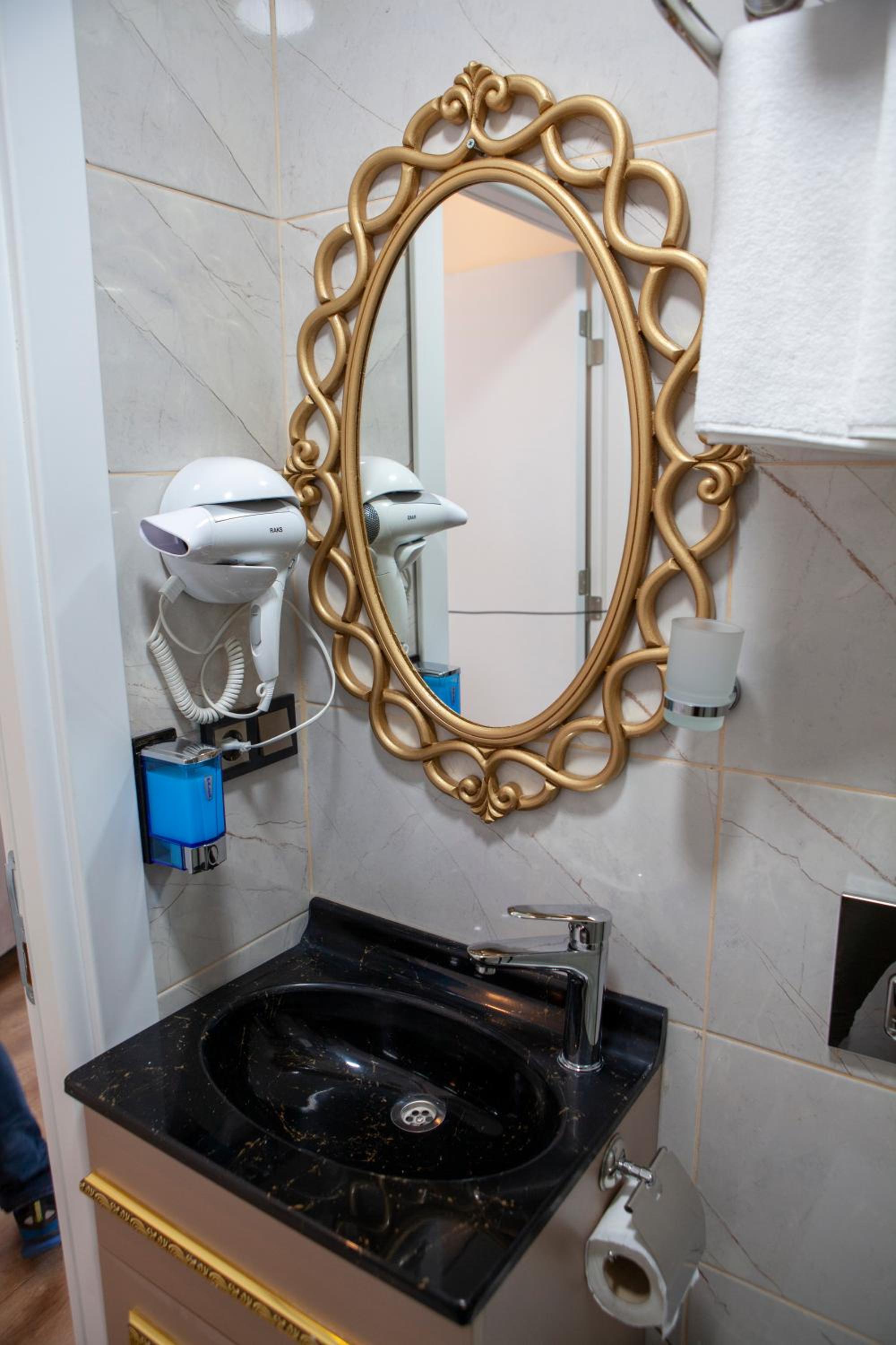 Blue Zerzevan Konak Otel - Image 33