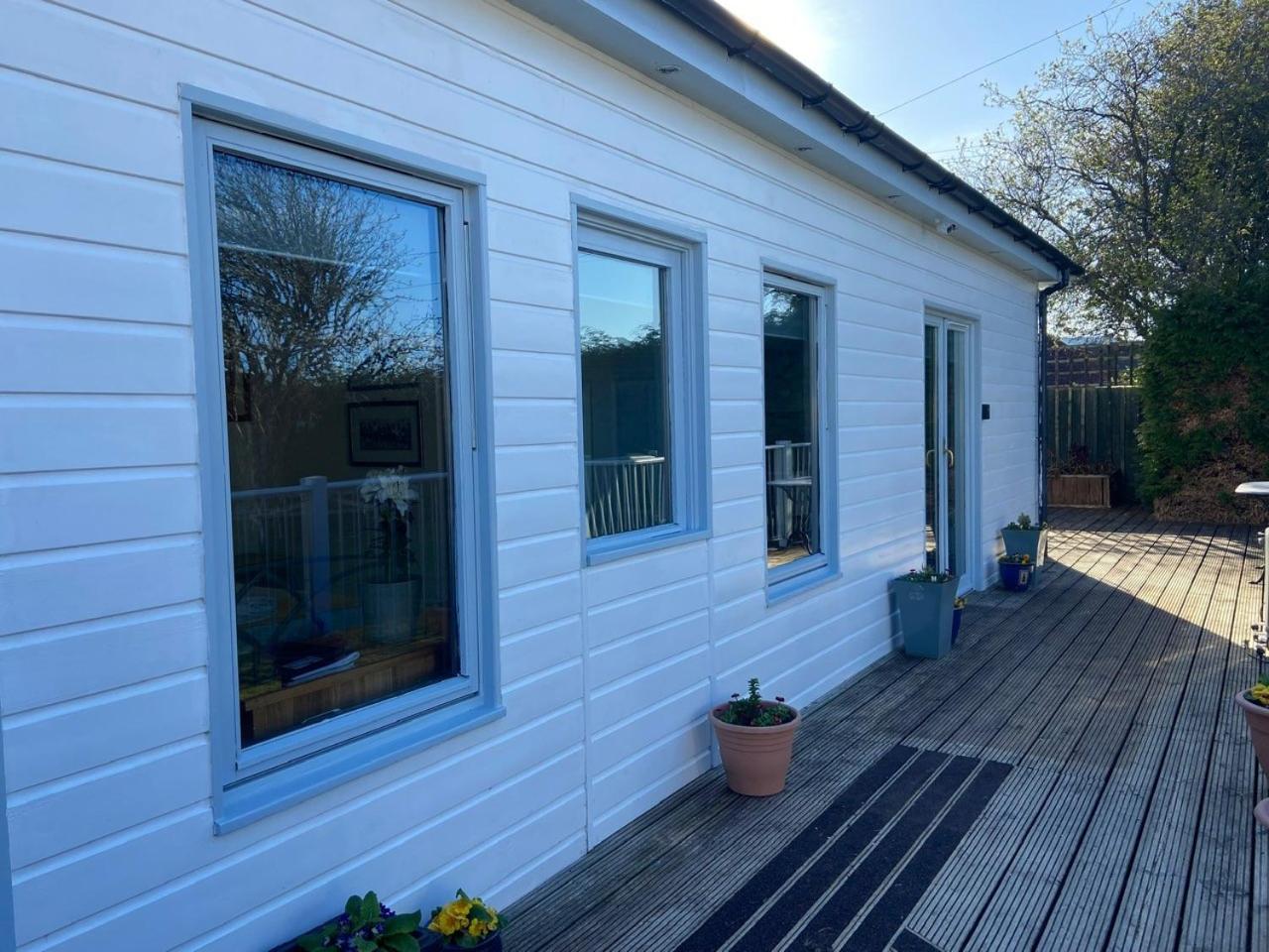 Chalet on the Green - Self Contained with parking. view 5