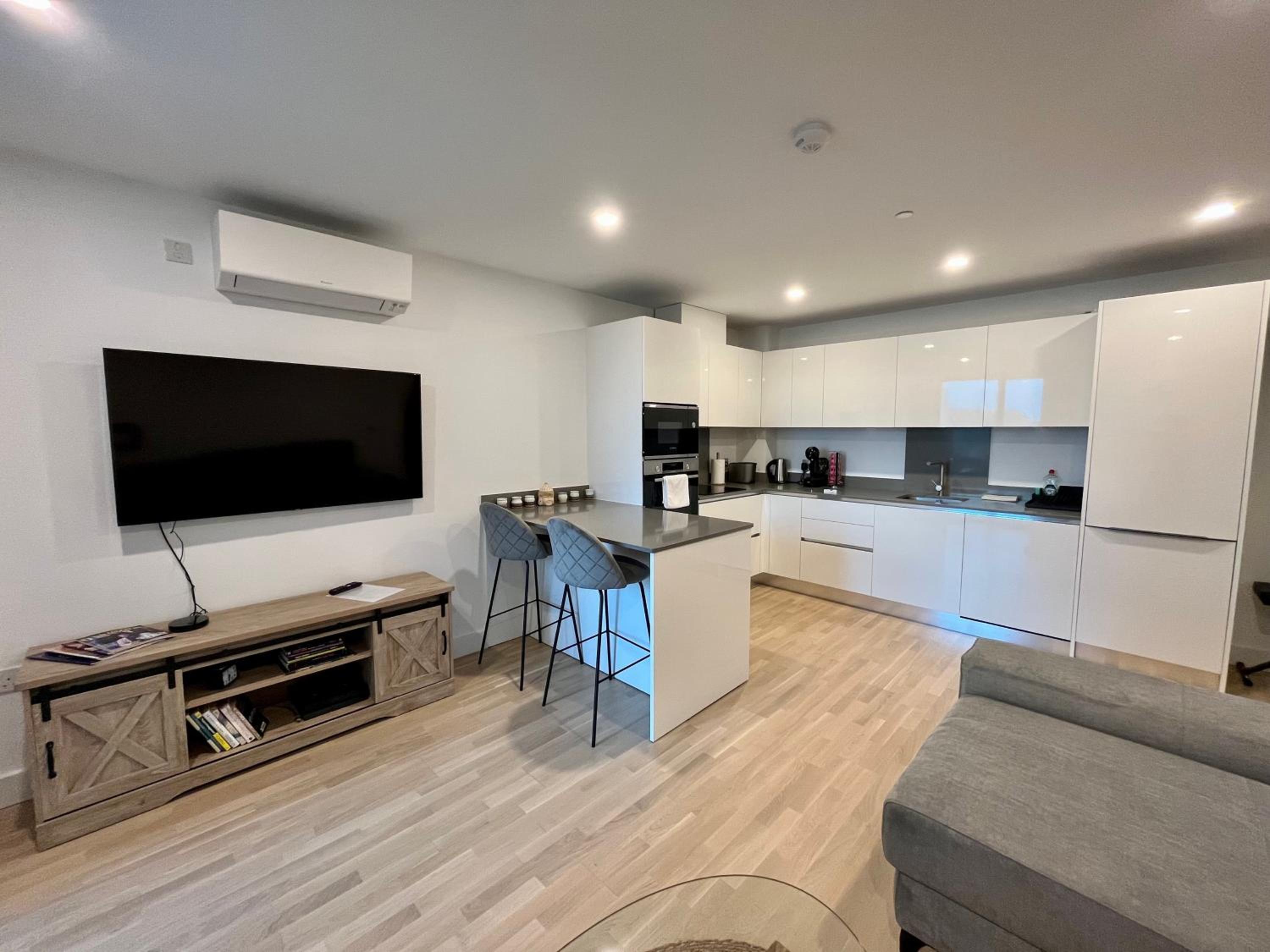 Modern Apartment with Spa and Pool view 2
