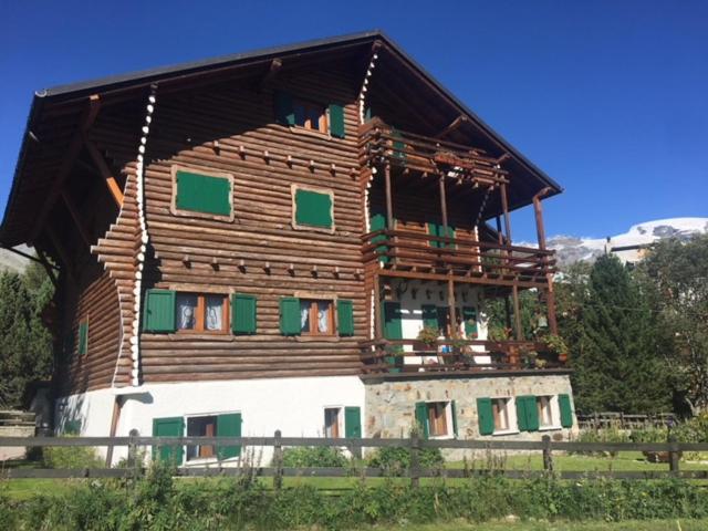 Photo 12