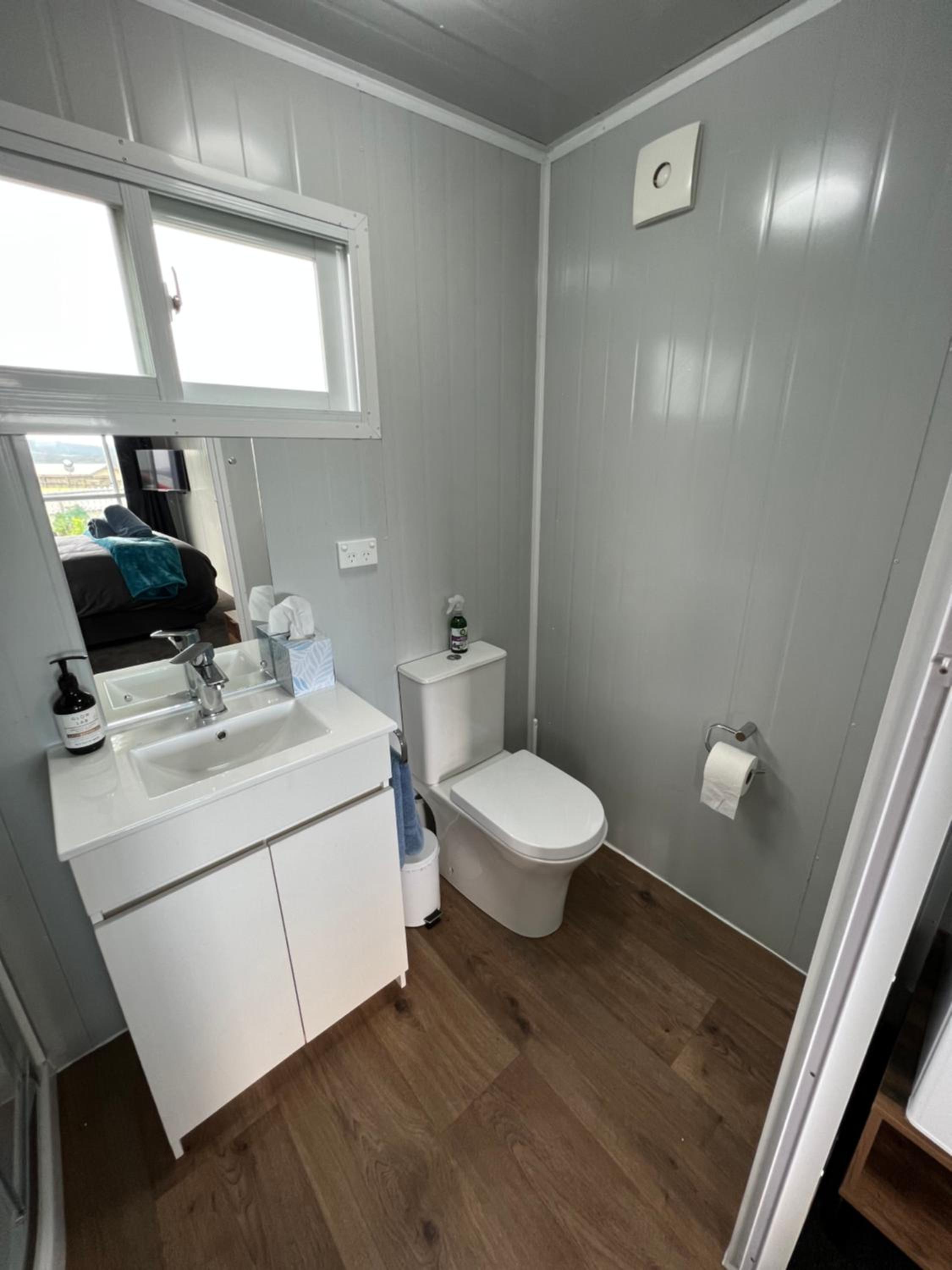 Raglan Seaview Cabin