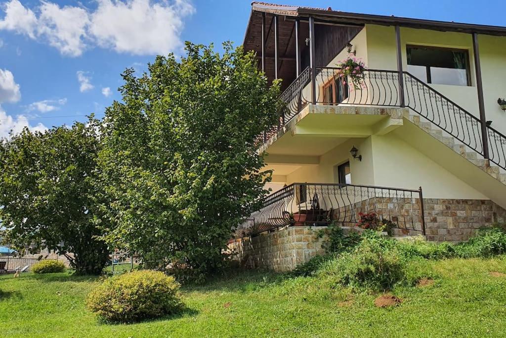 Villa “Nadezhda”