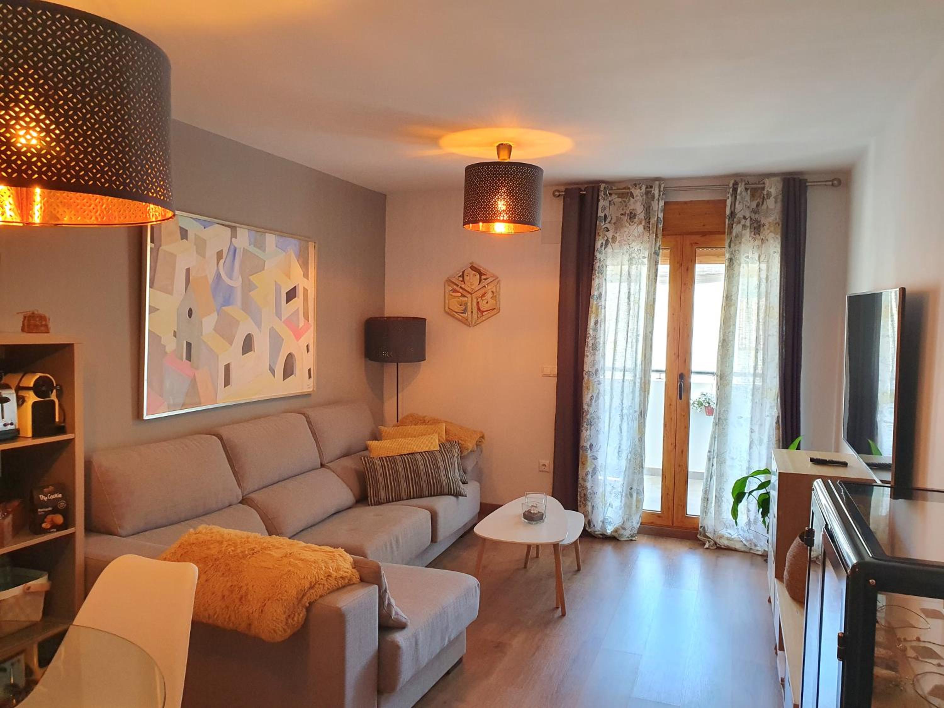 EL ÚNICO apartment with art