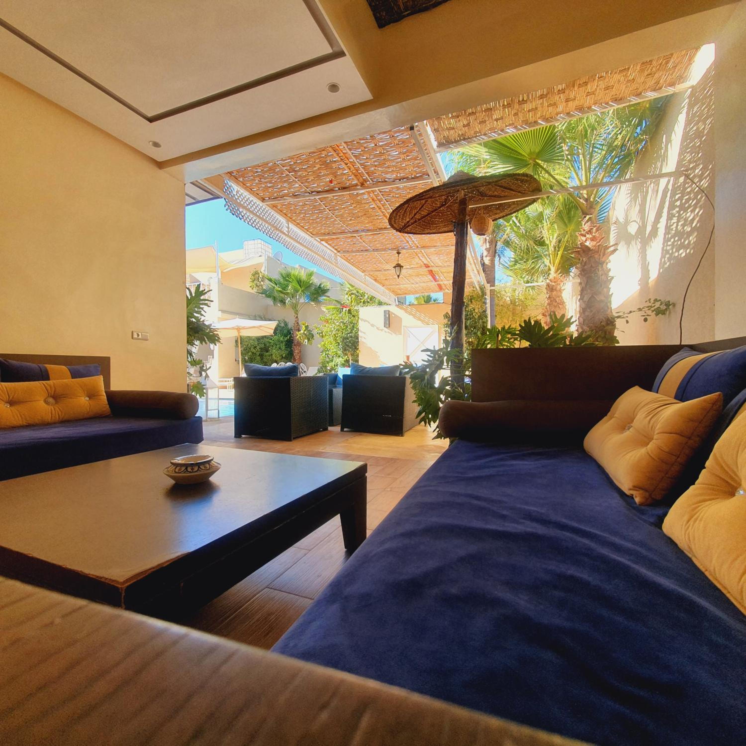 lounge