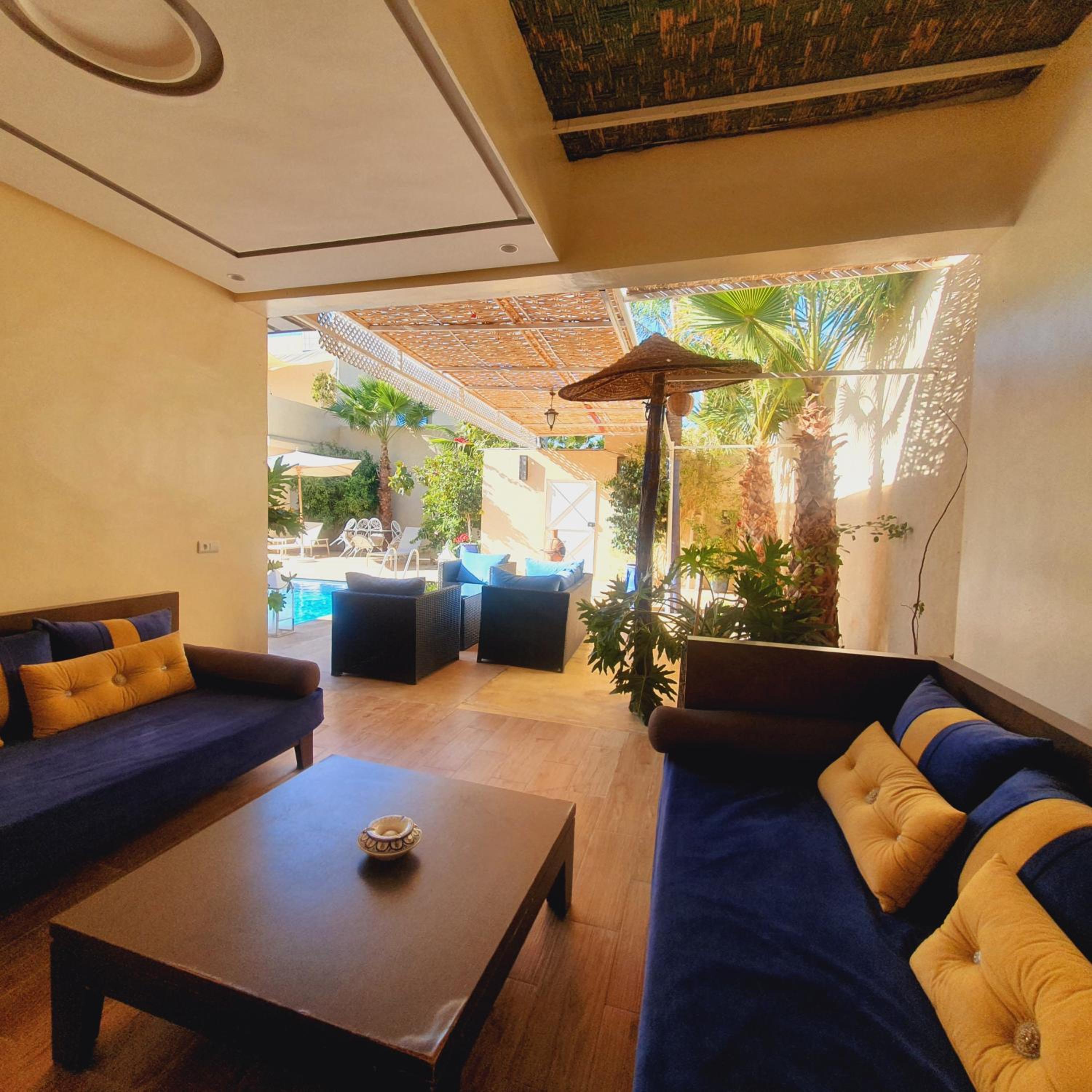 lounge