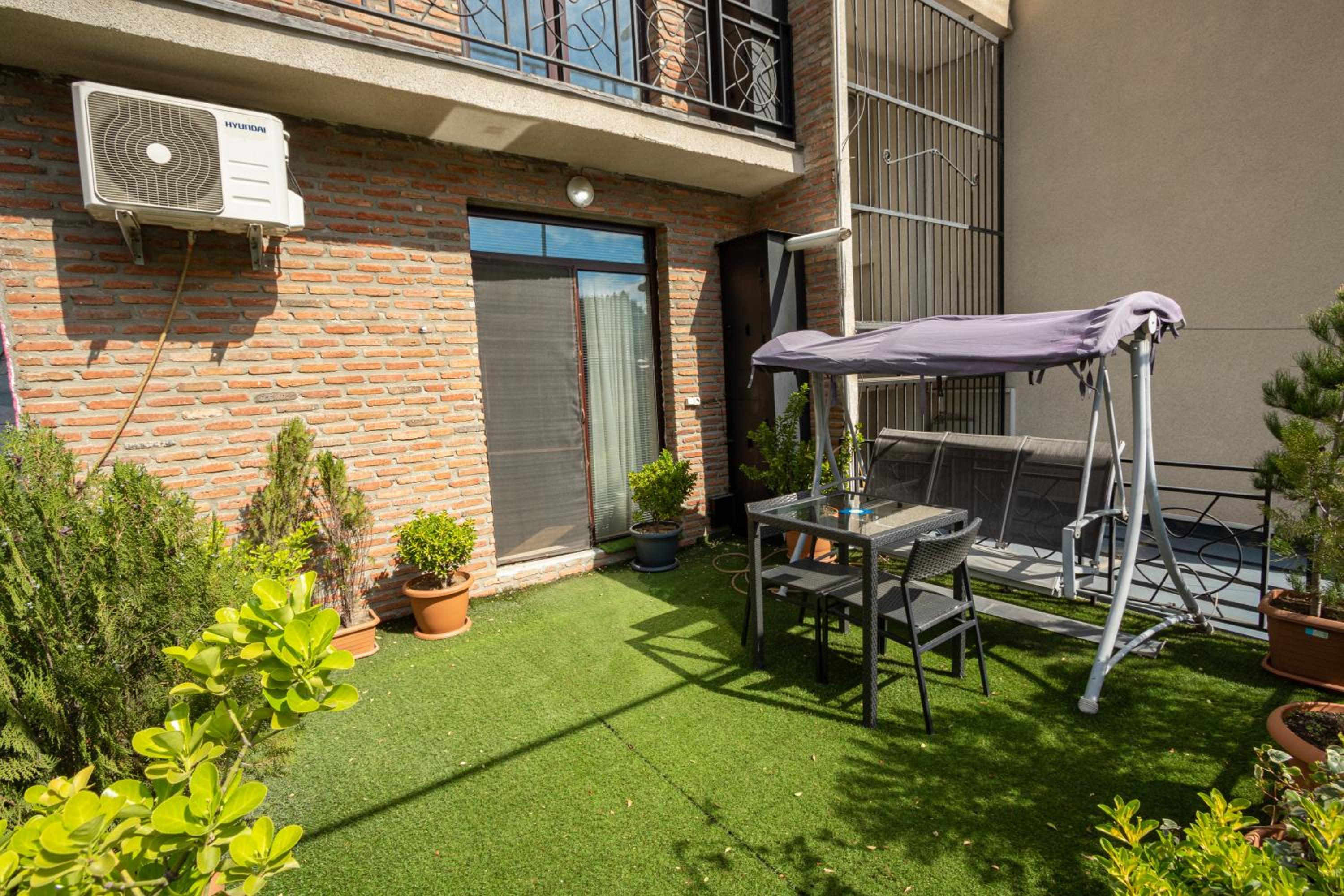 Brand New Apartment with Terrace view 4