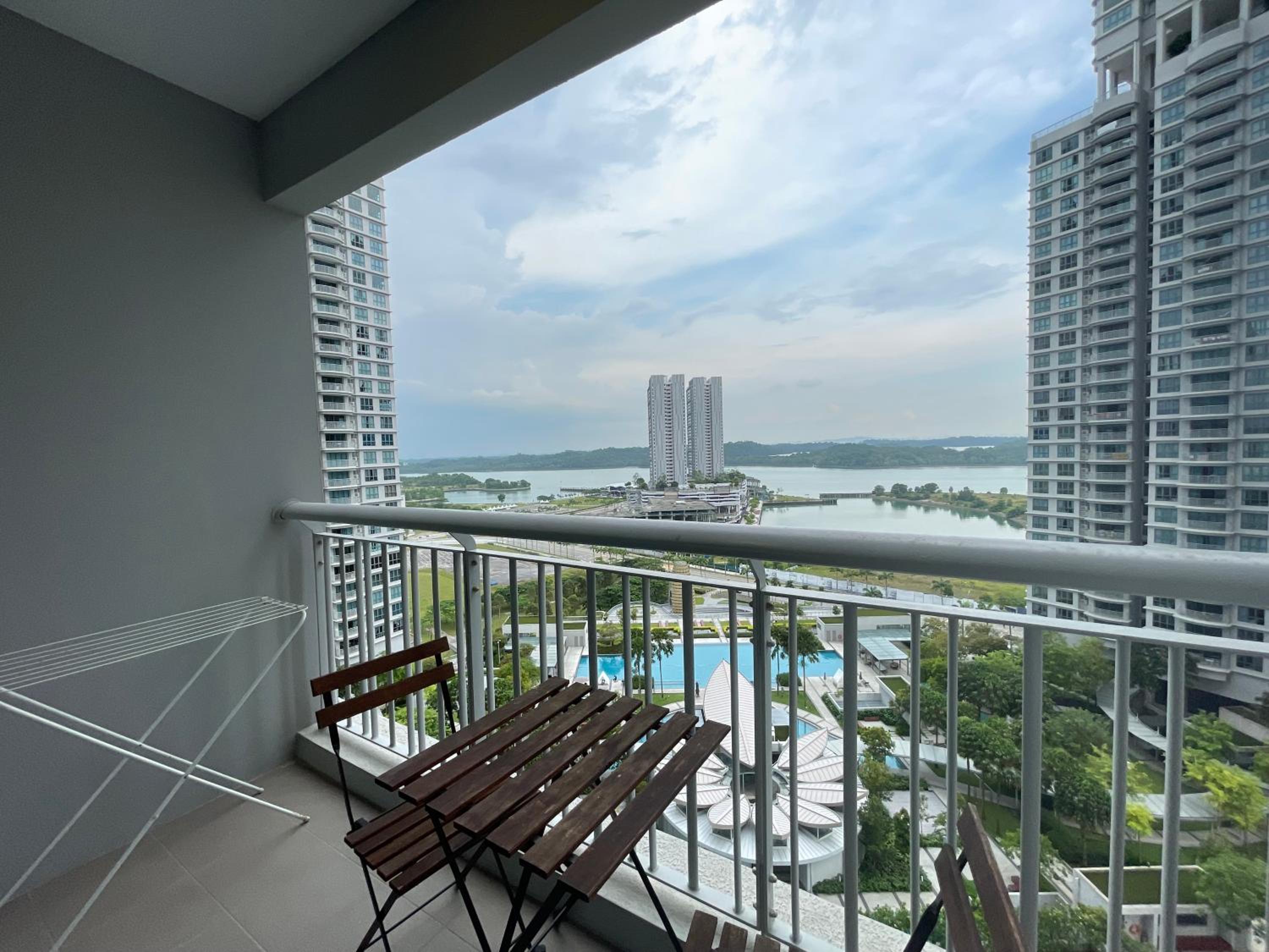 Teega Suites PuteriHarbour By WP Homestay