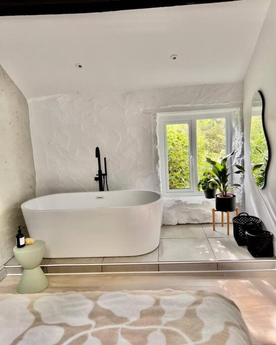 The Bothy - A secluded and romantic rural retreat view 5