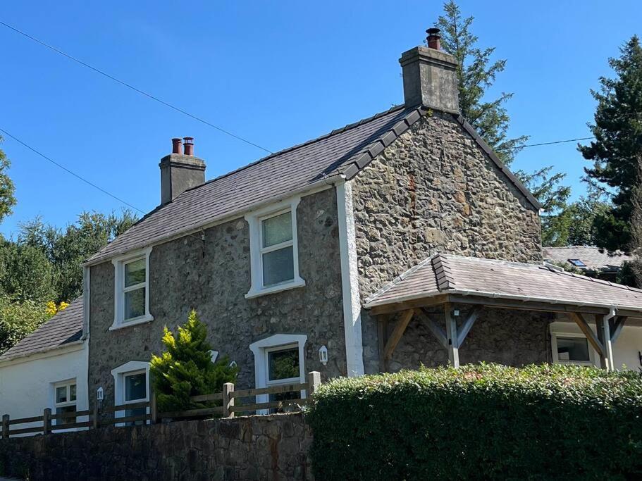 Hotel A Beautiful 3 Bedroom 17th Century Stone Cottage