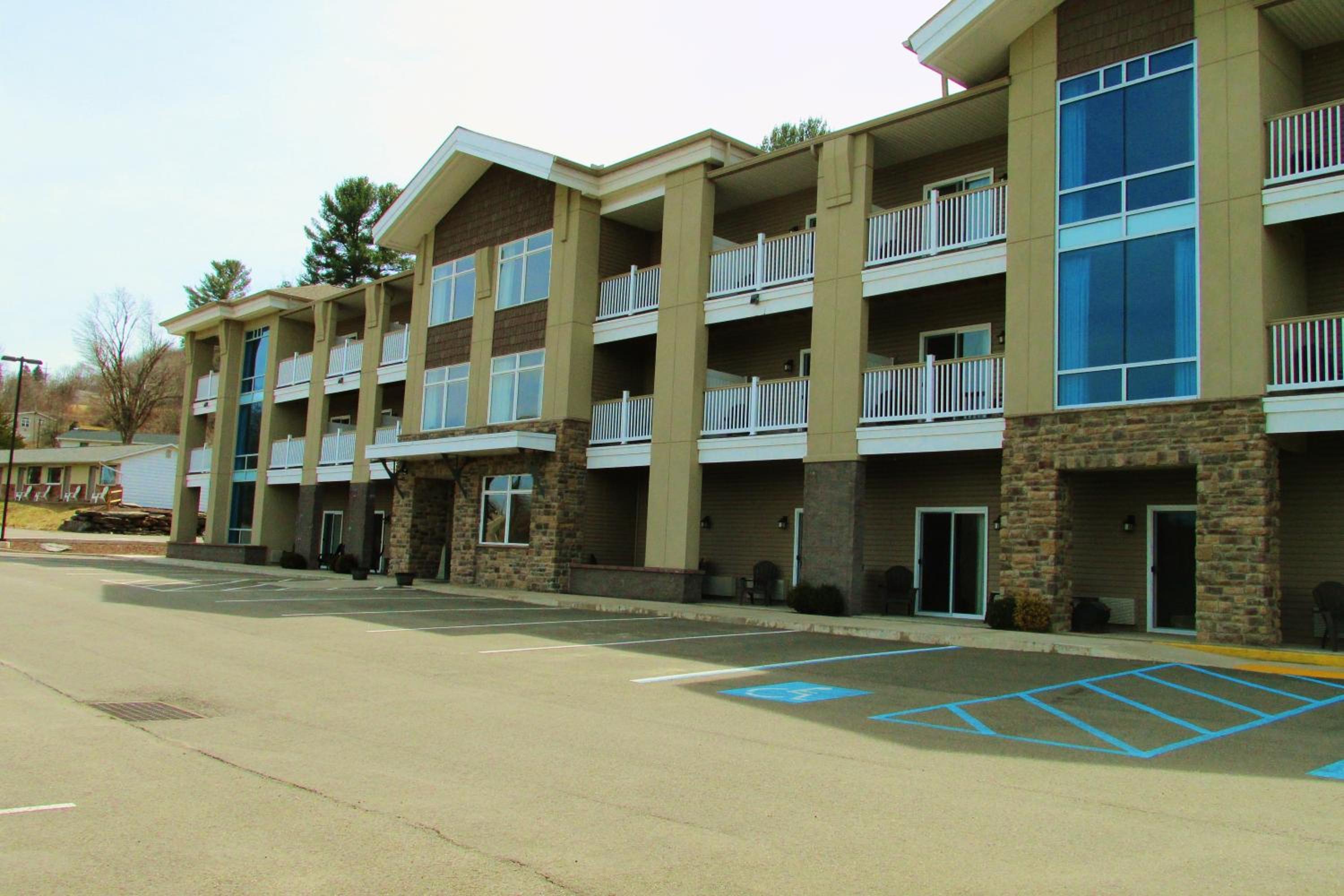 Crystal Springs Inn and Suites