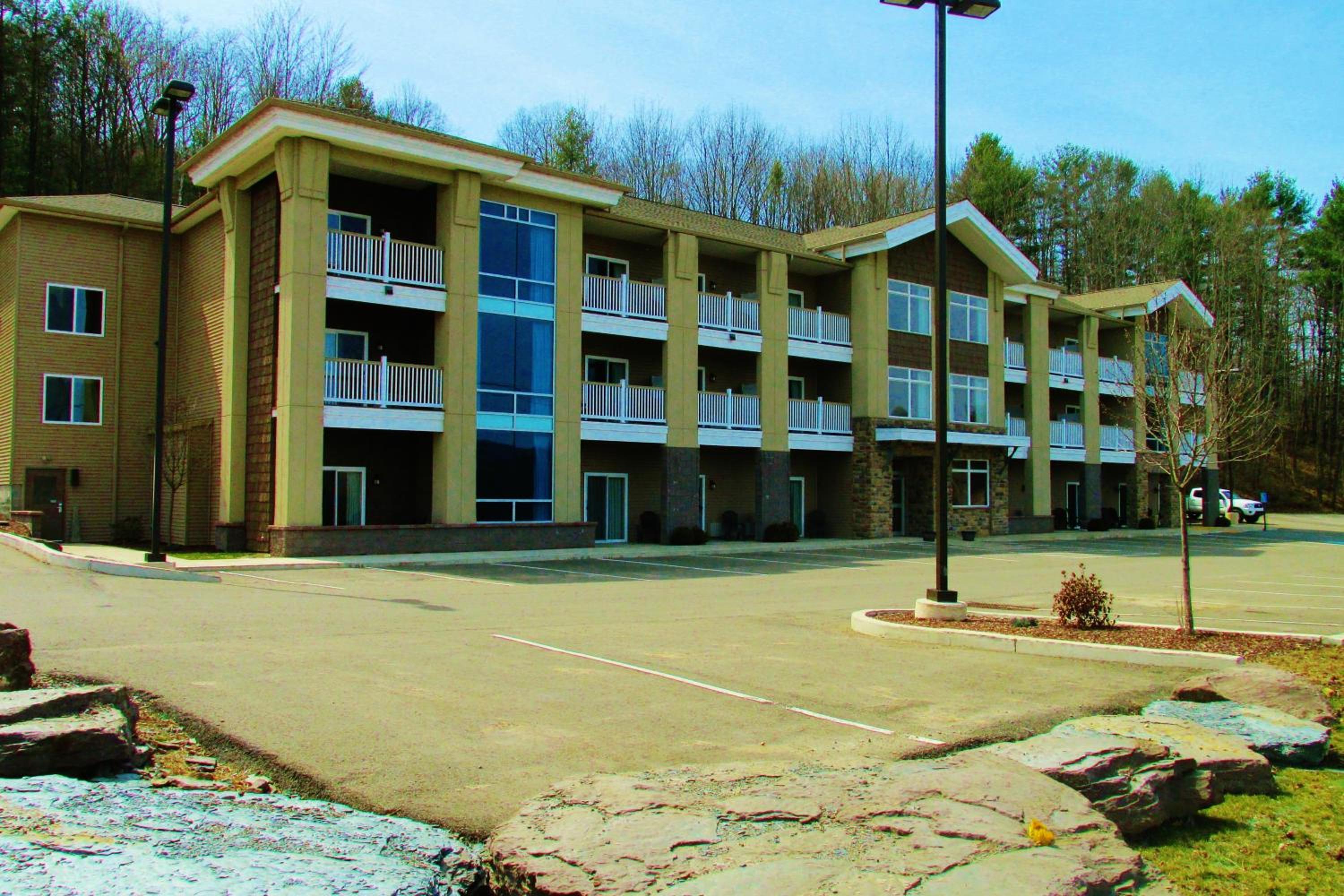 Crystal Springs Inn and Suites