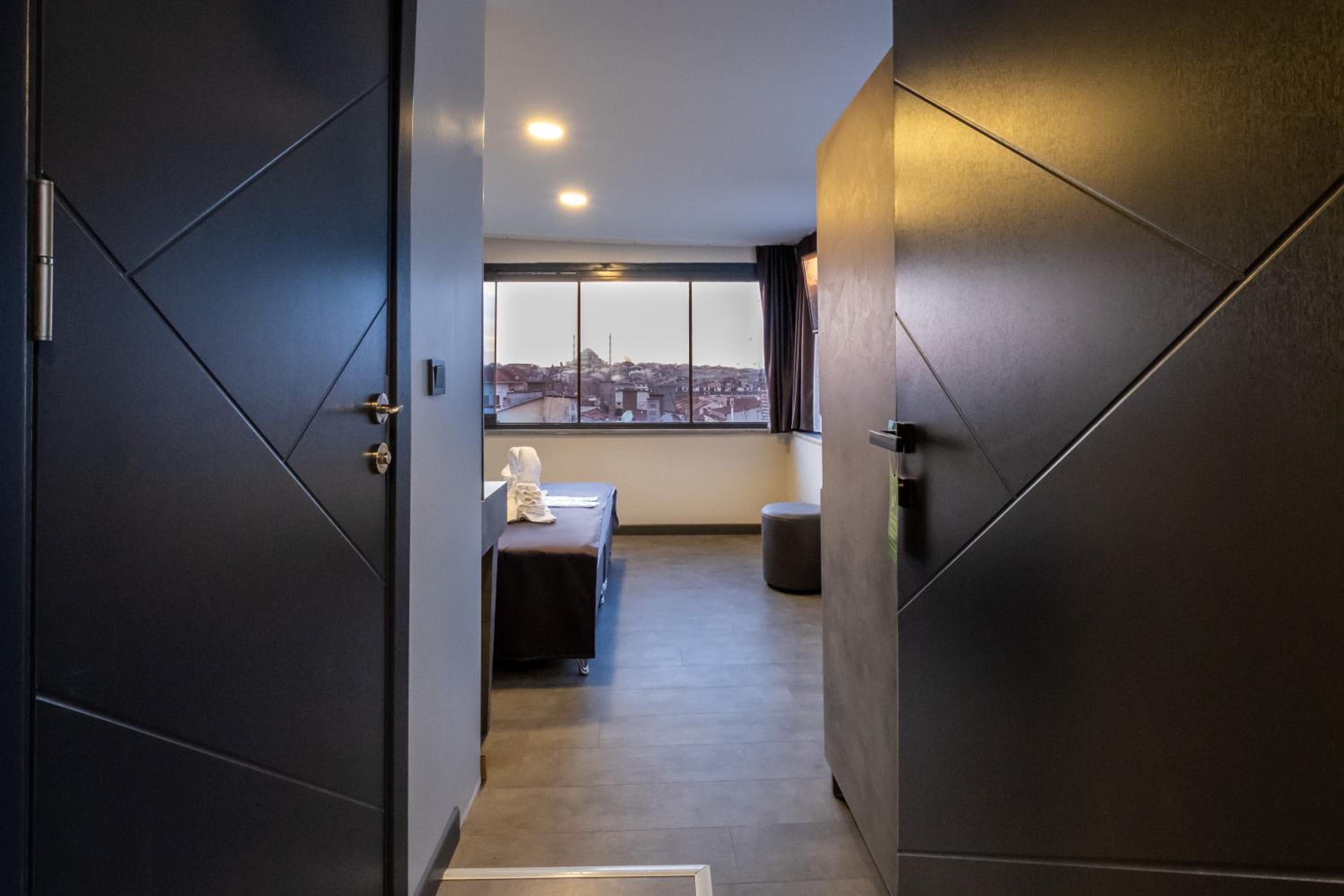 Kraliçe Oteli - Image 294