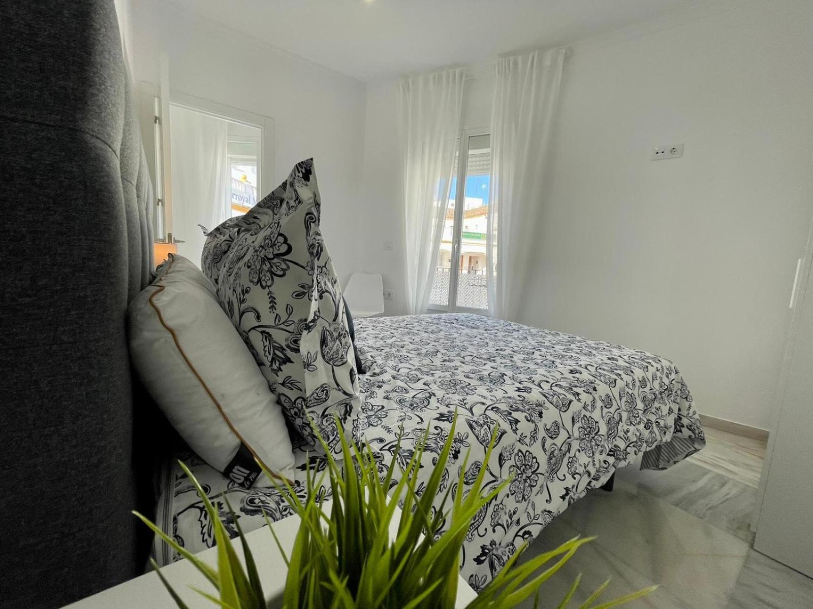 apartamentos la reina photo 2