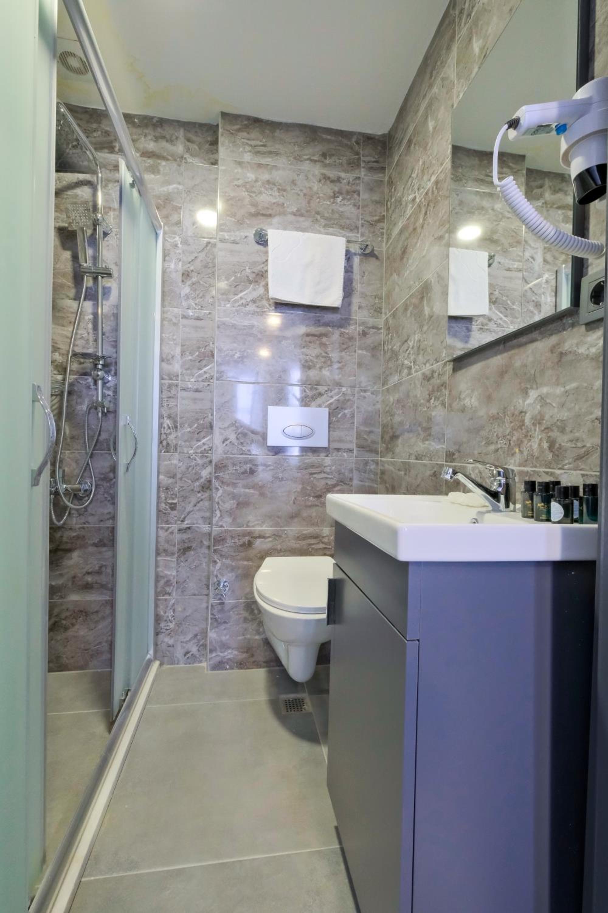 Kraliçe Oteli - Image 155