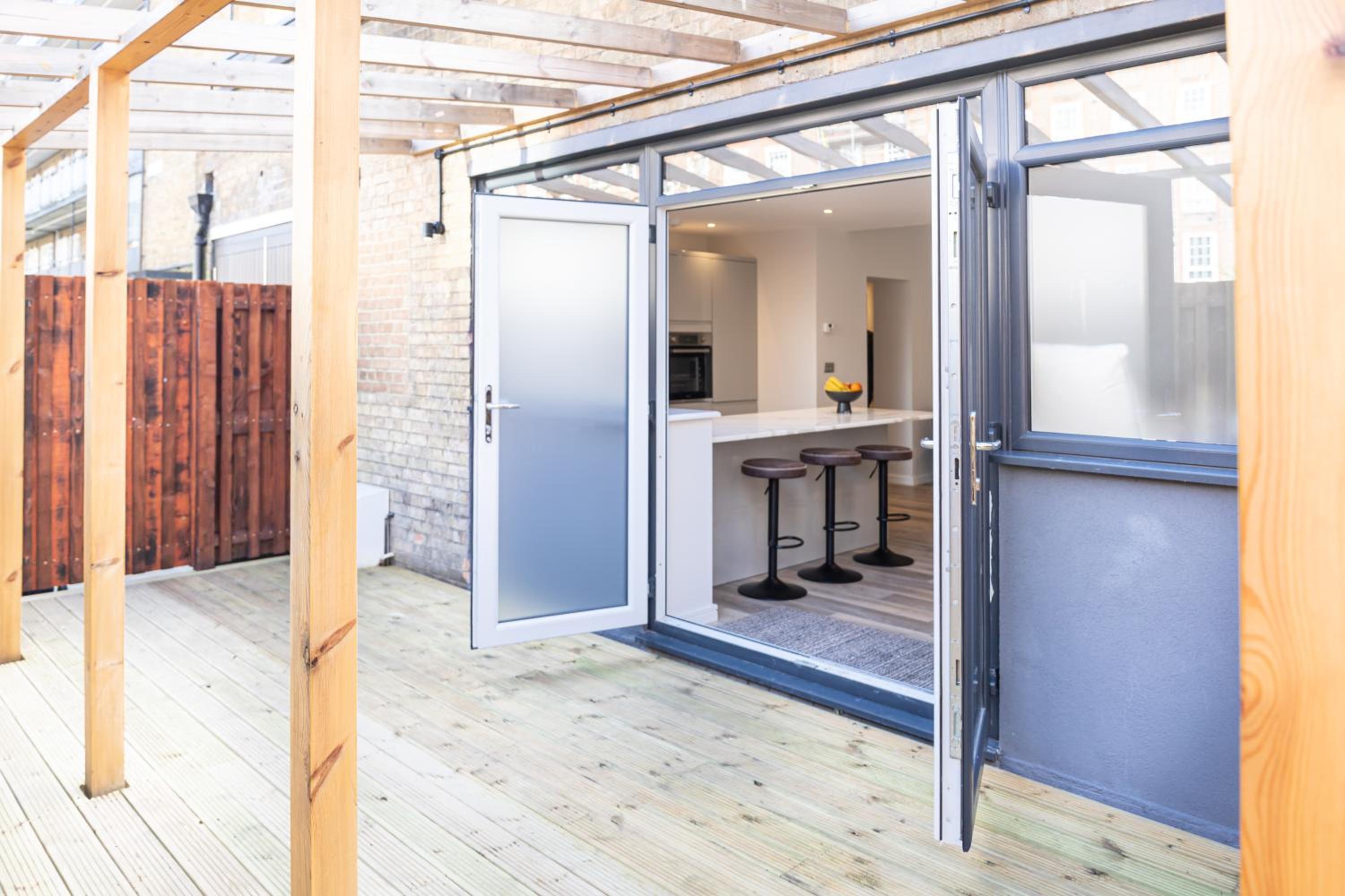 Amazing New Spacious Apartment in SE1