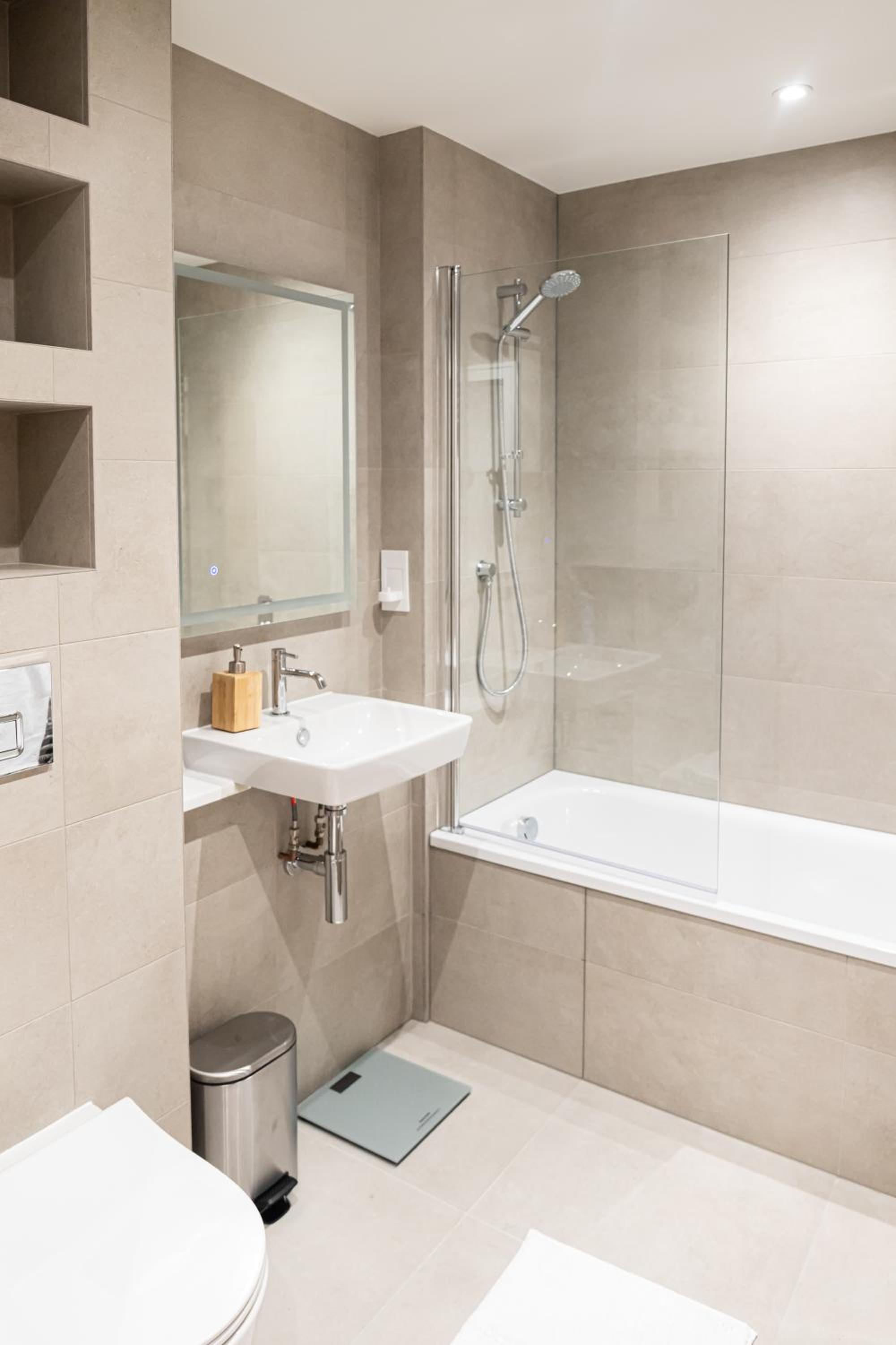 Amazing New Spacious Apartment in SE1