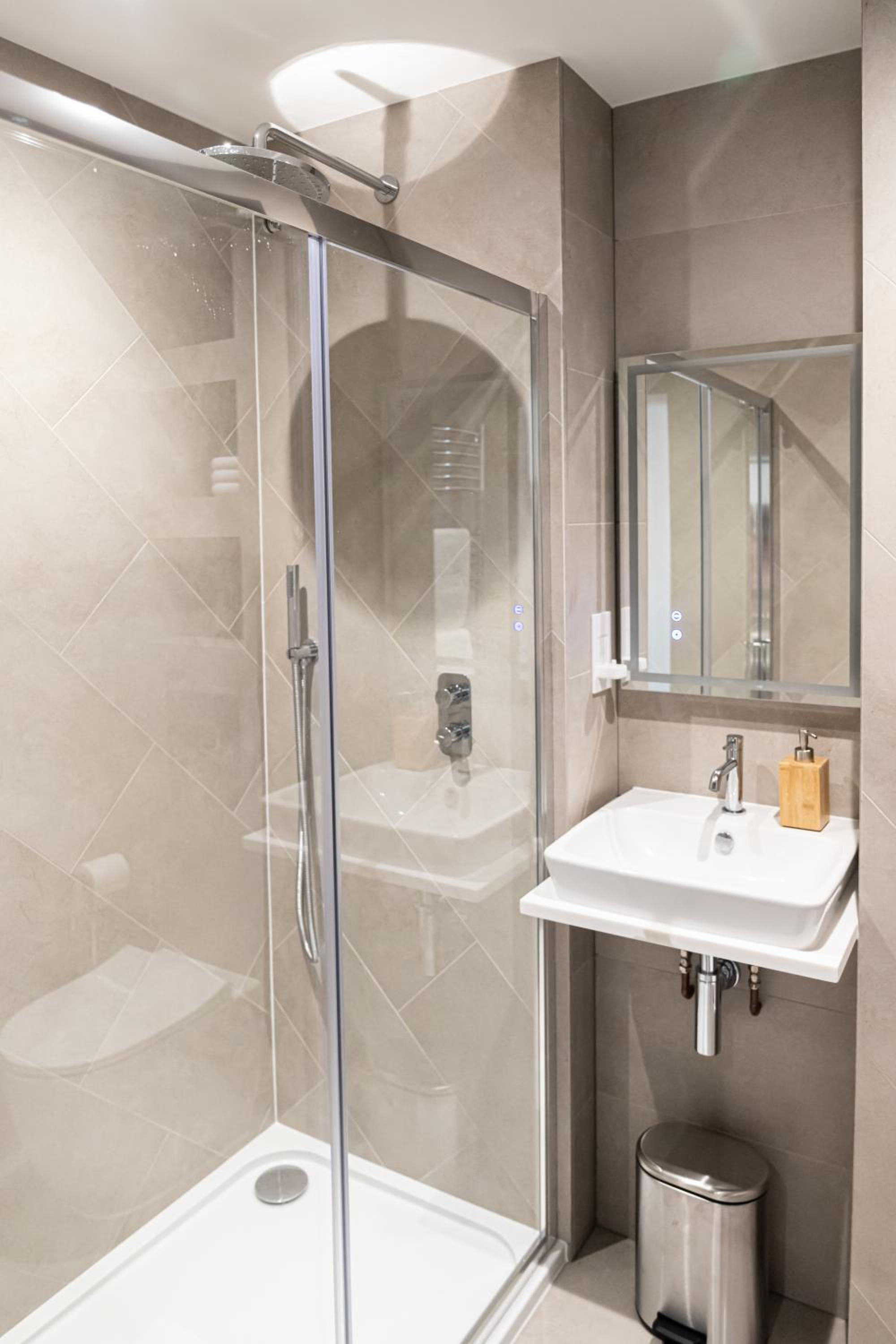 Amazing New Spacious Apartment in SE1
