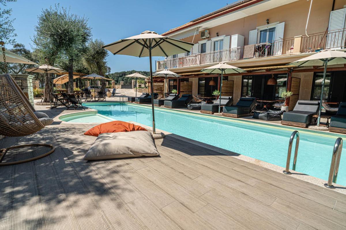 F & S LOUNGE SUITES photo 4