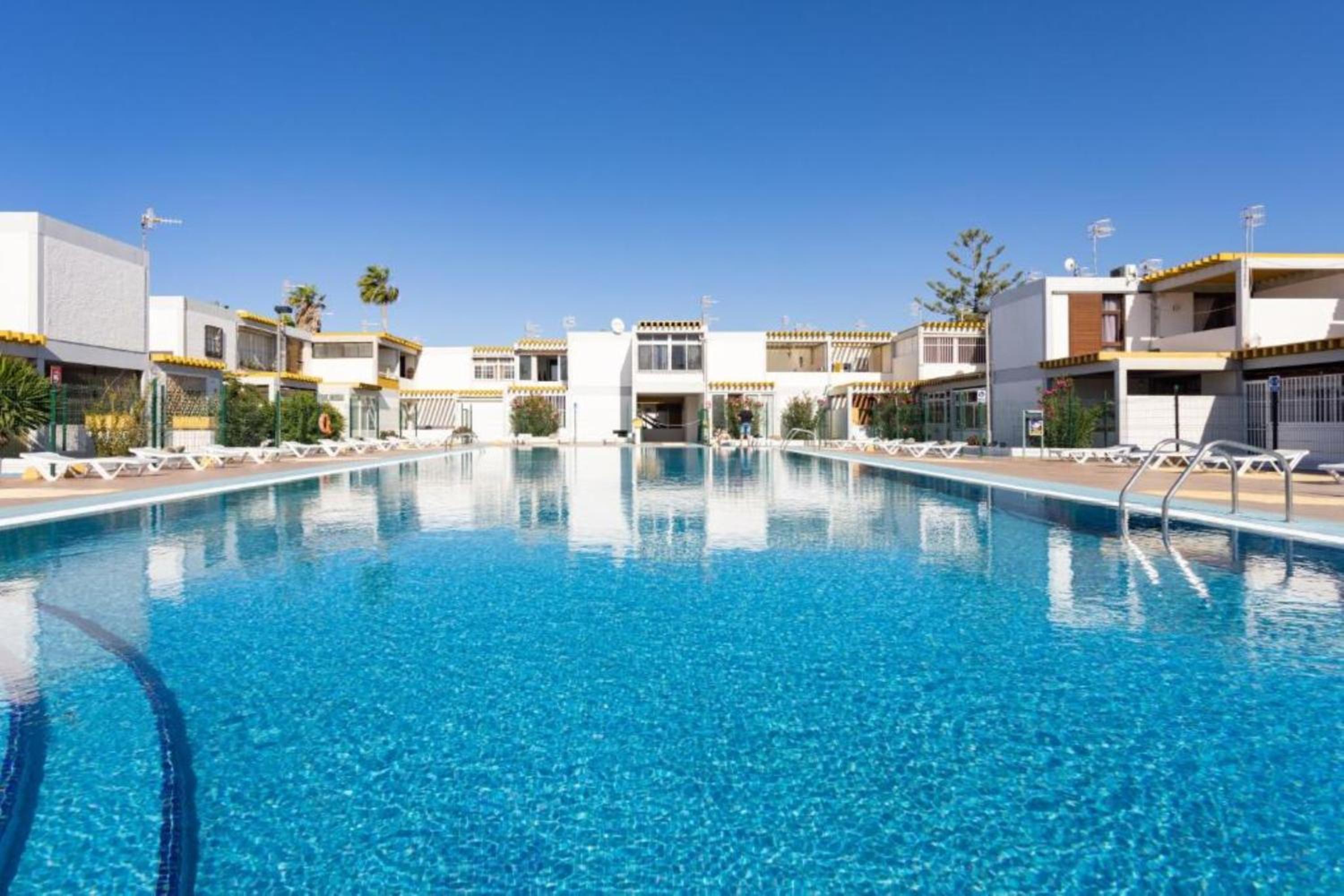 Papagayo Beach Apartments