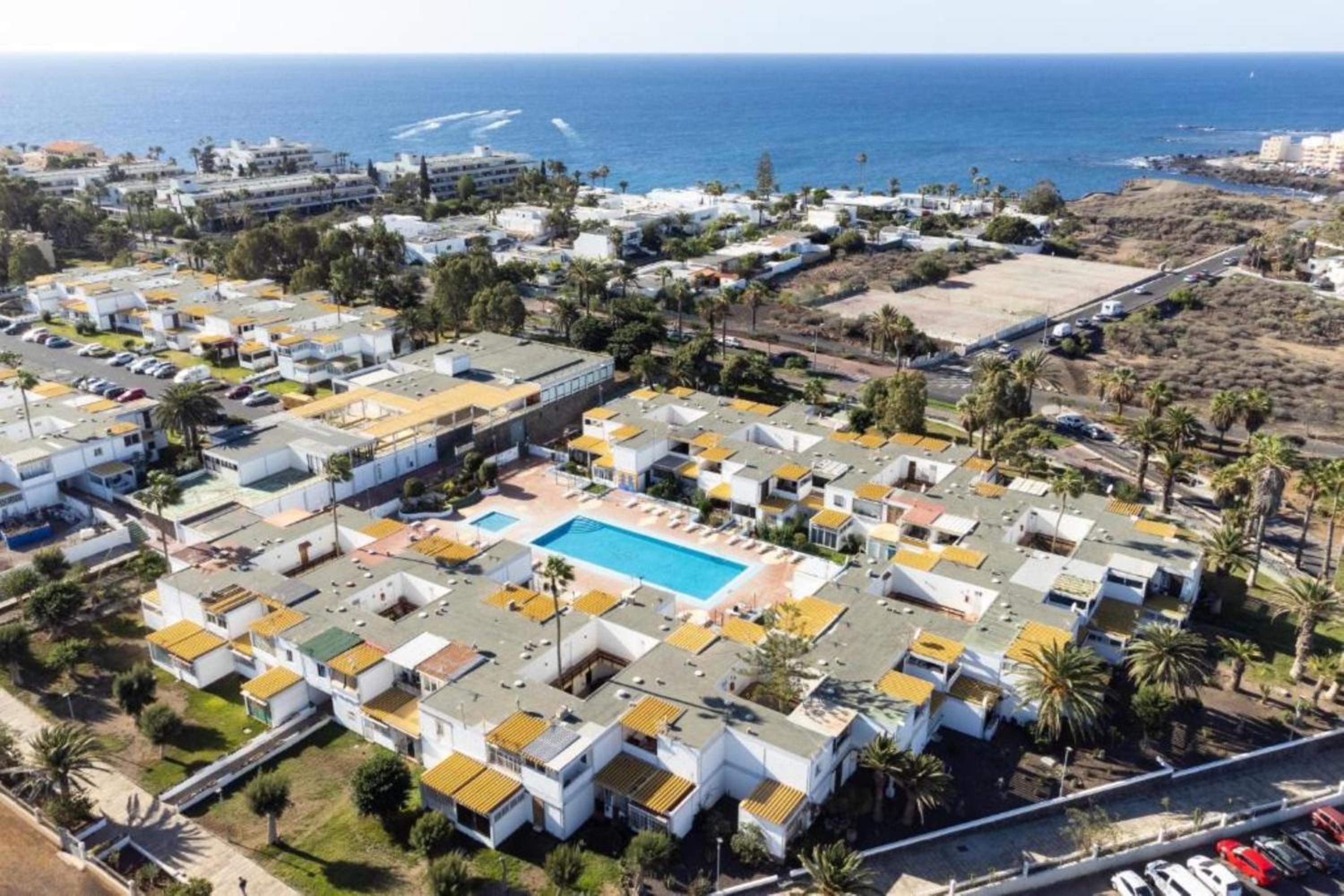 Papagayo Beach Apartments