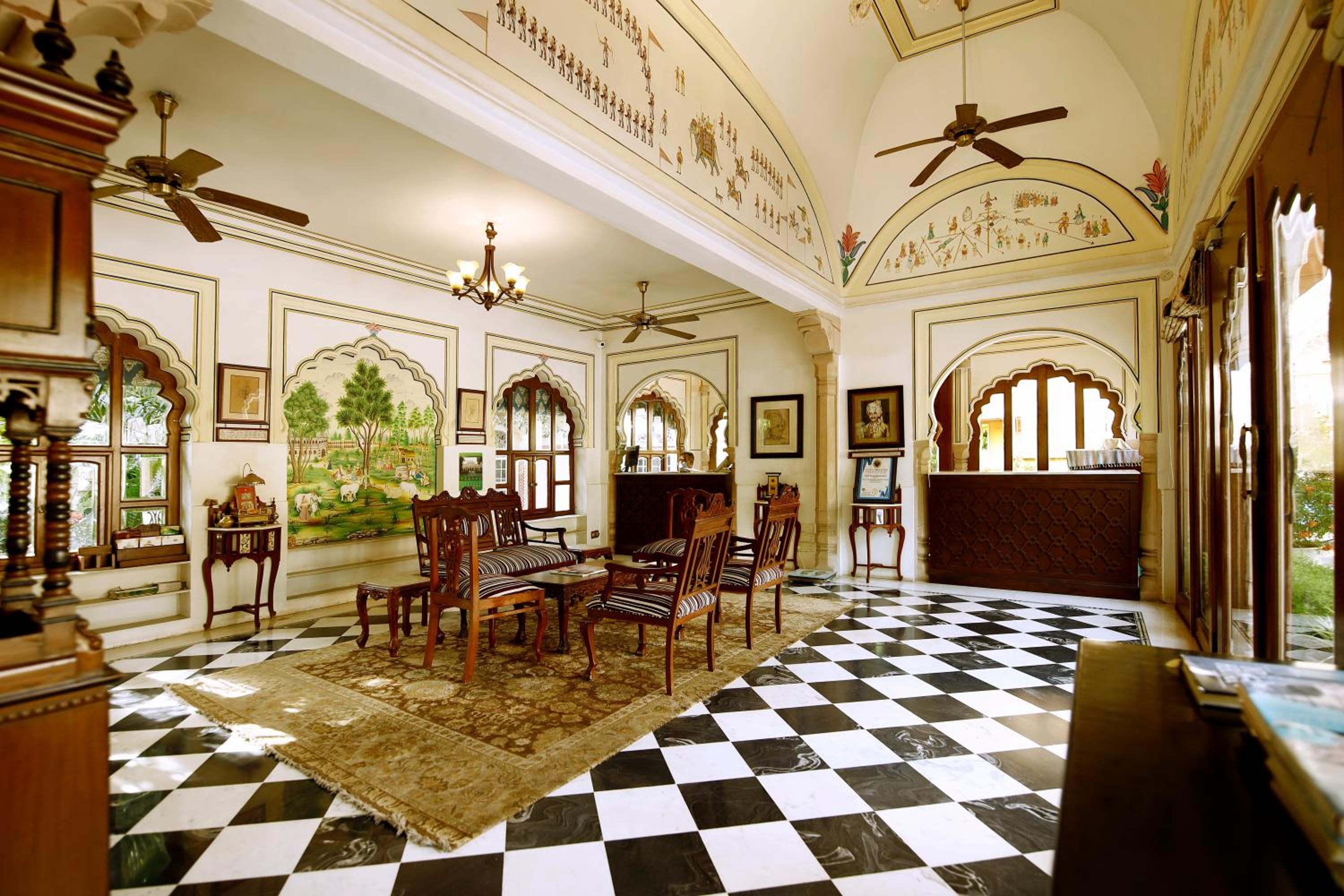 Hotel Narain Niwas Palace