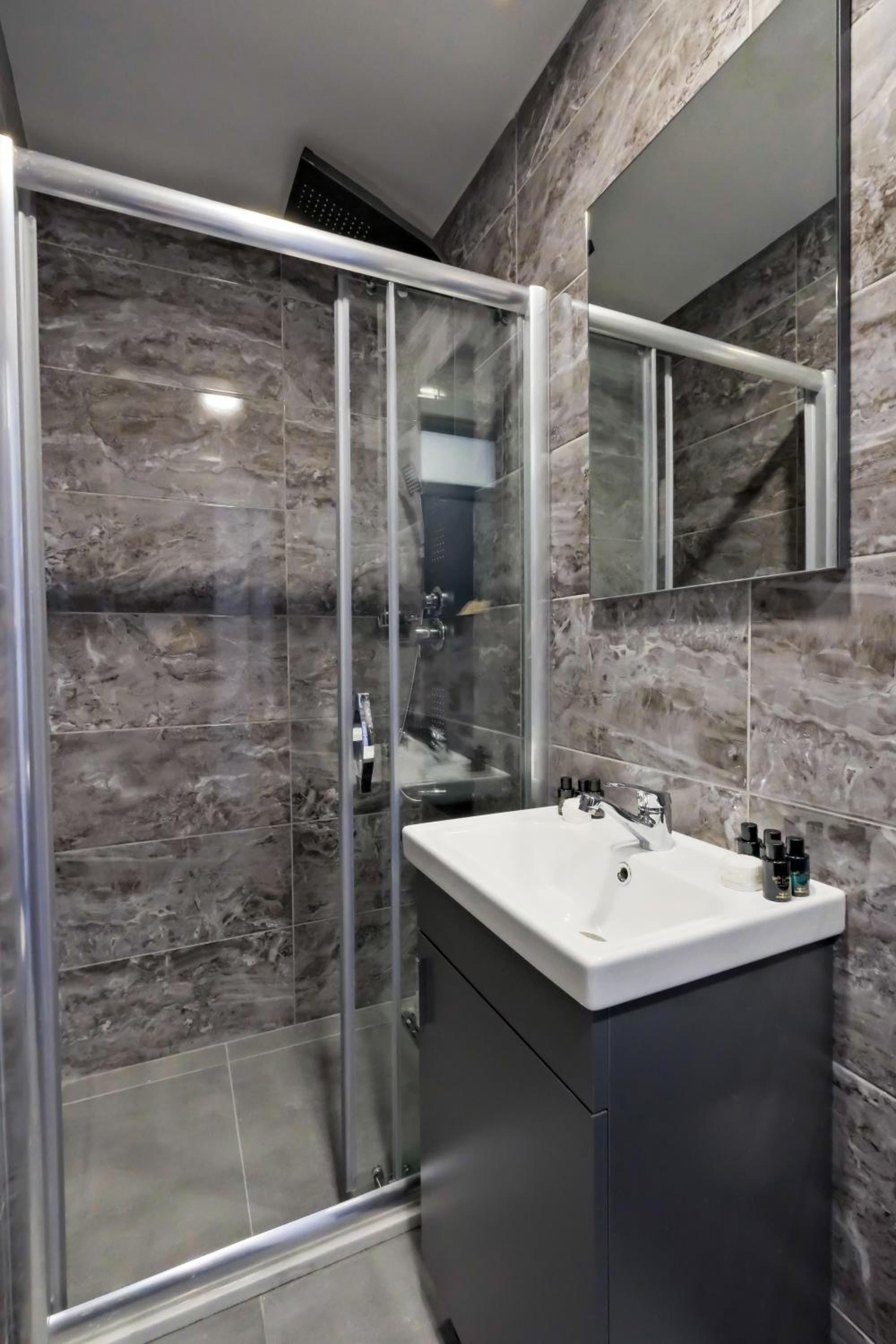 Kraliçe Oteli - Image 318