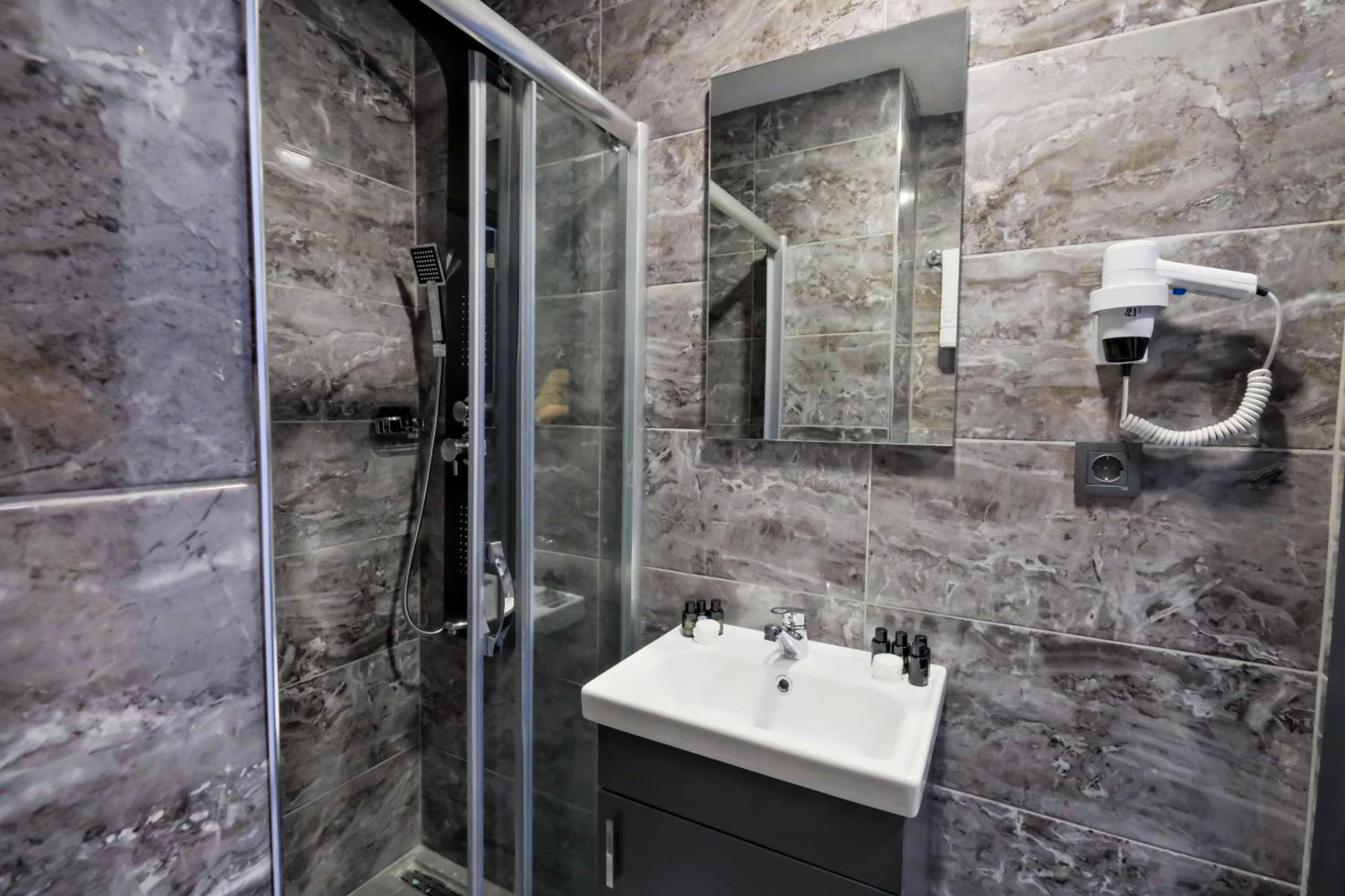 Kraliçe Oteli - Image 315