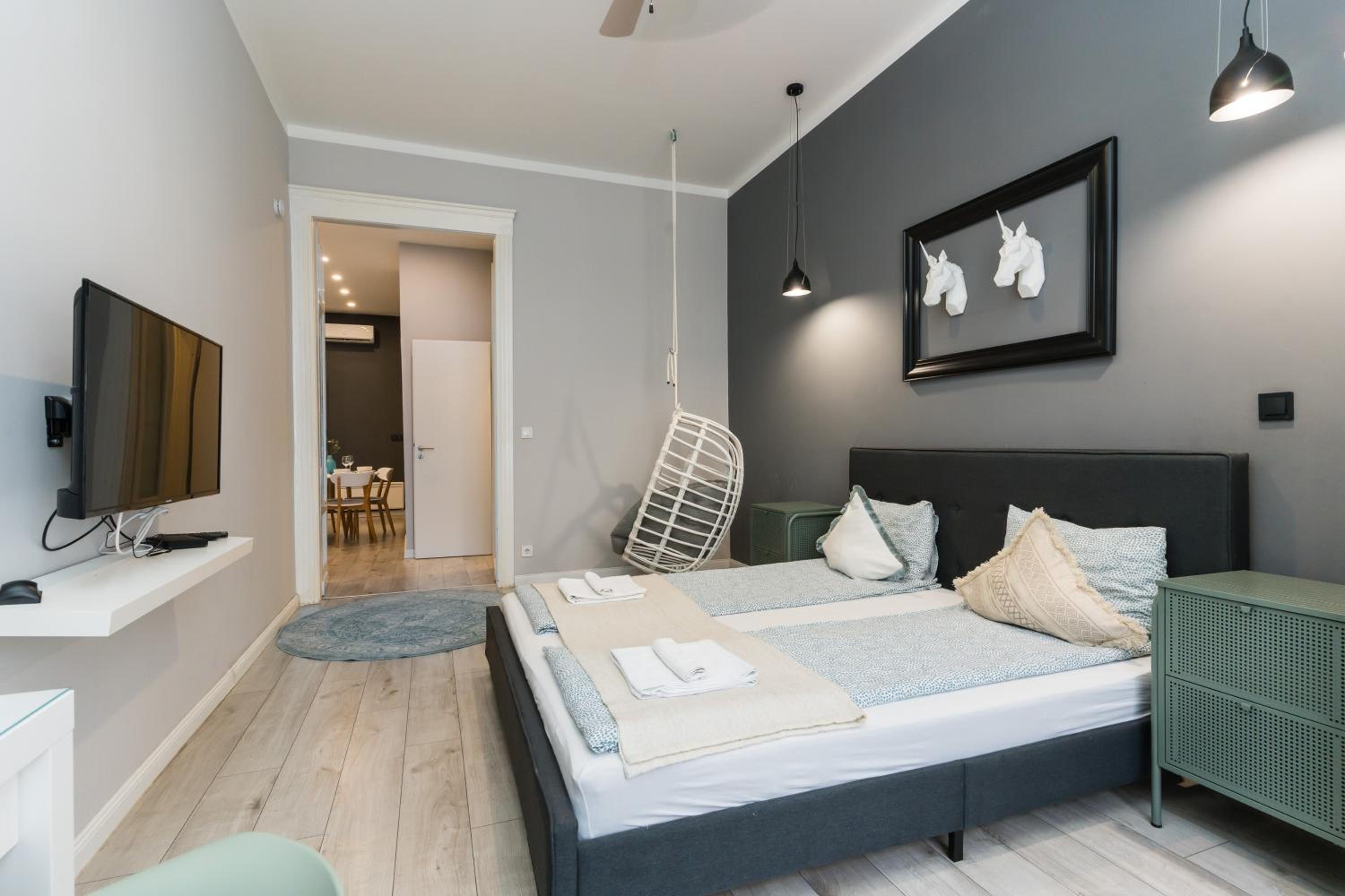Trendy Design Apartment- 1 BR- AC
