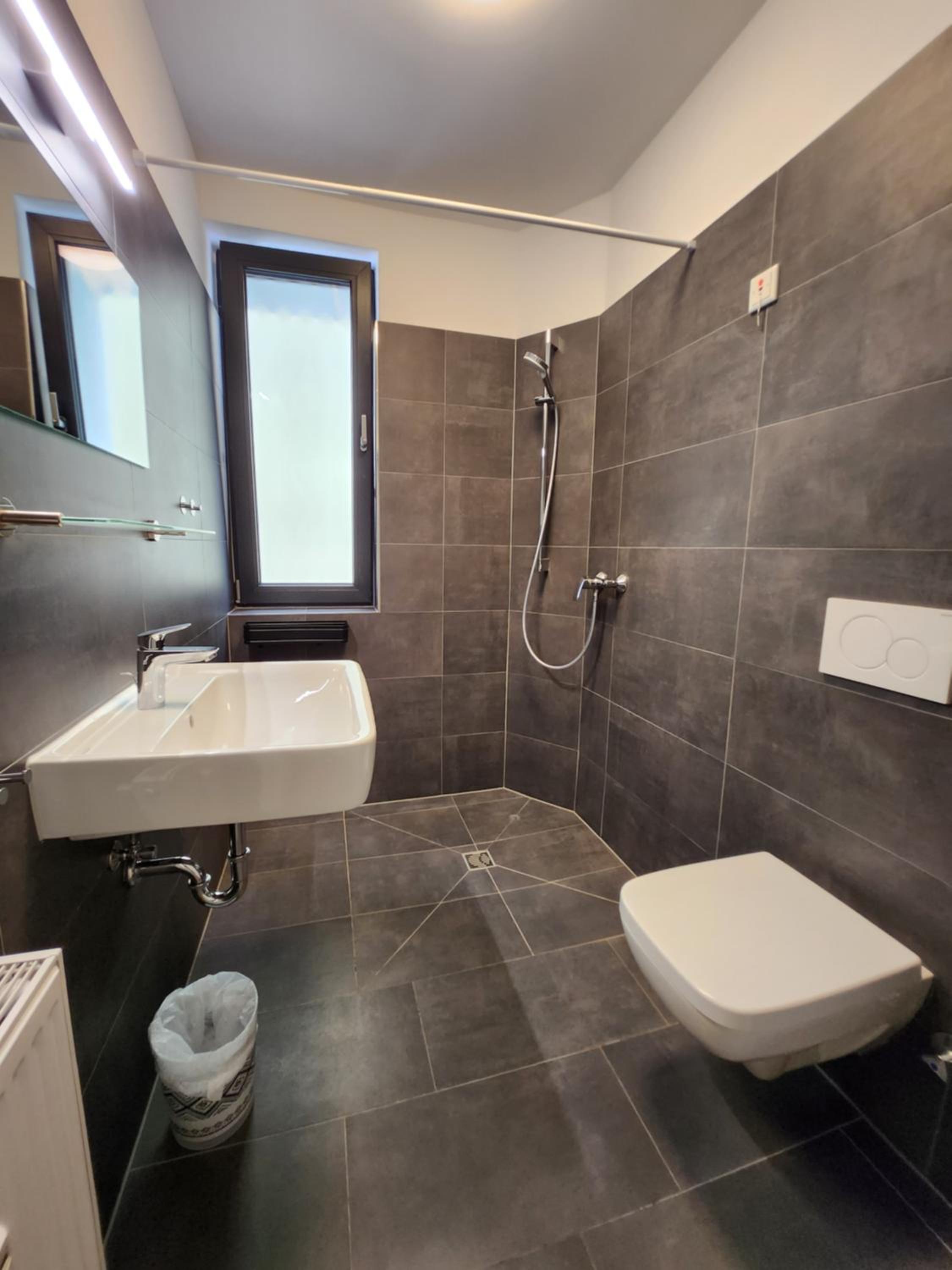 BIELEFELD CITY APARTMENTS - komfortable Einzelzimmer und Doppelzimmer - moderne Badezimmer, schnelles WLAN, Self-Check-In