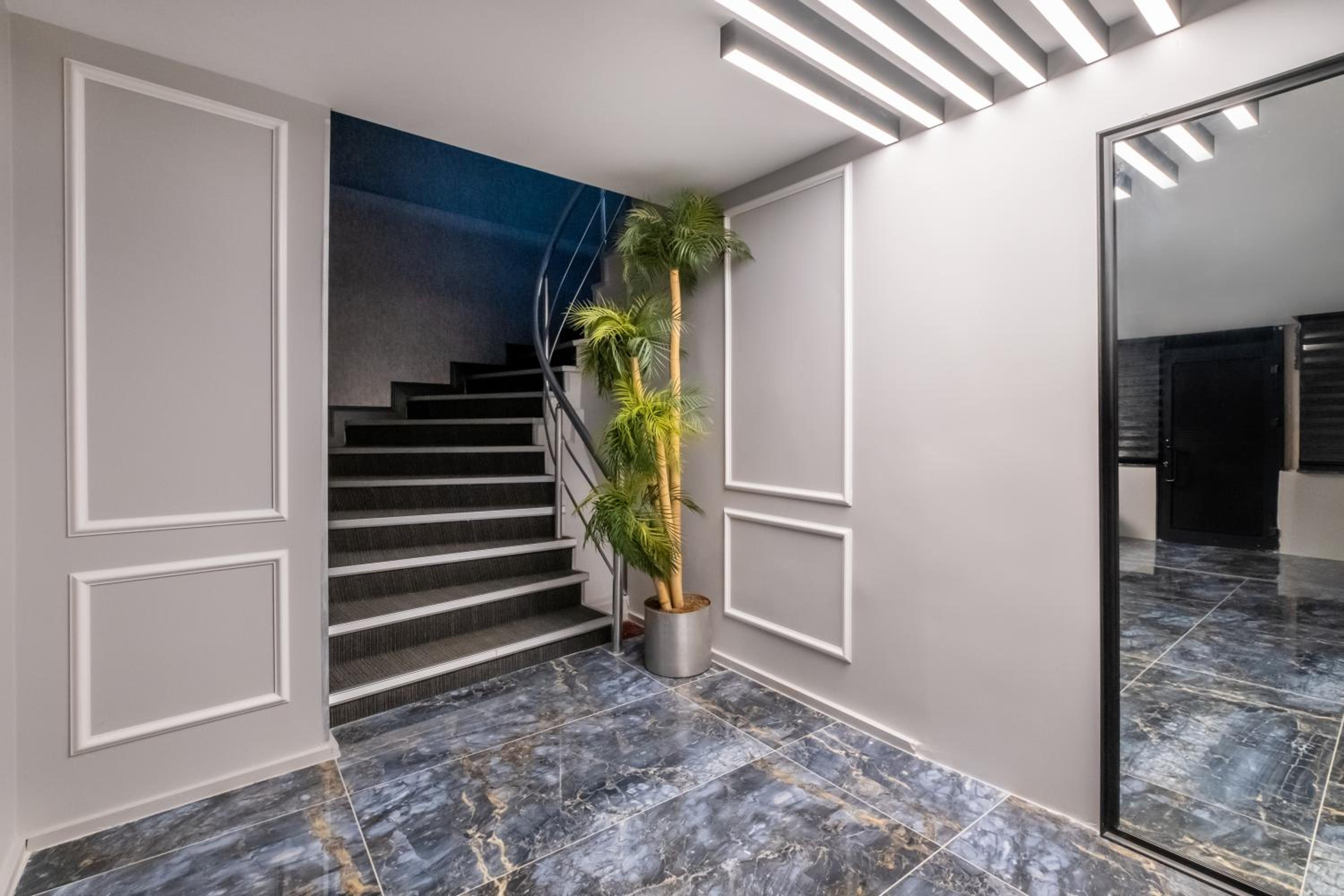 Kraliçe Oteli - Image 236