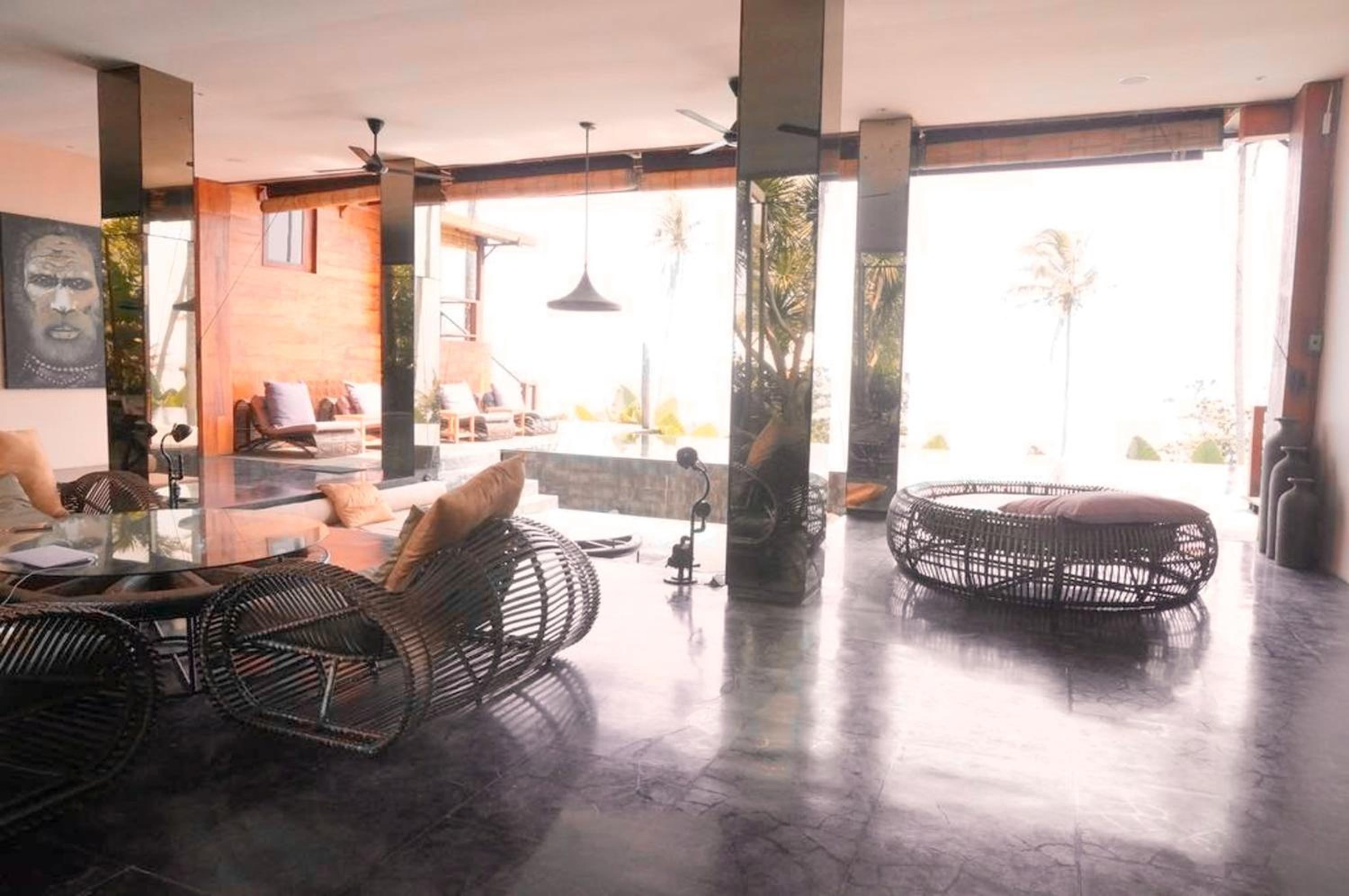 Spacious villa in Kabupaten Tabanan with sea view