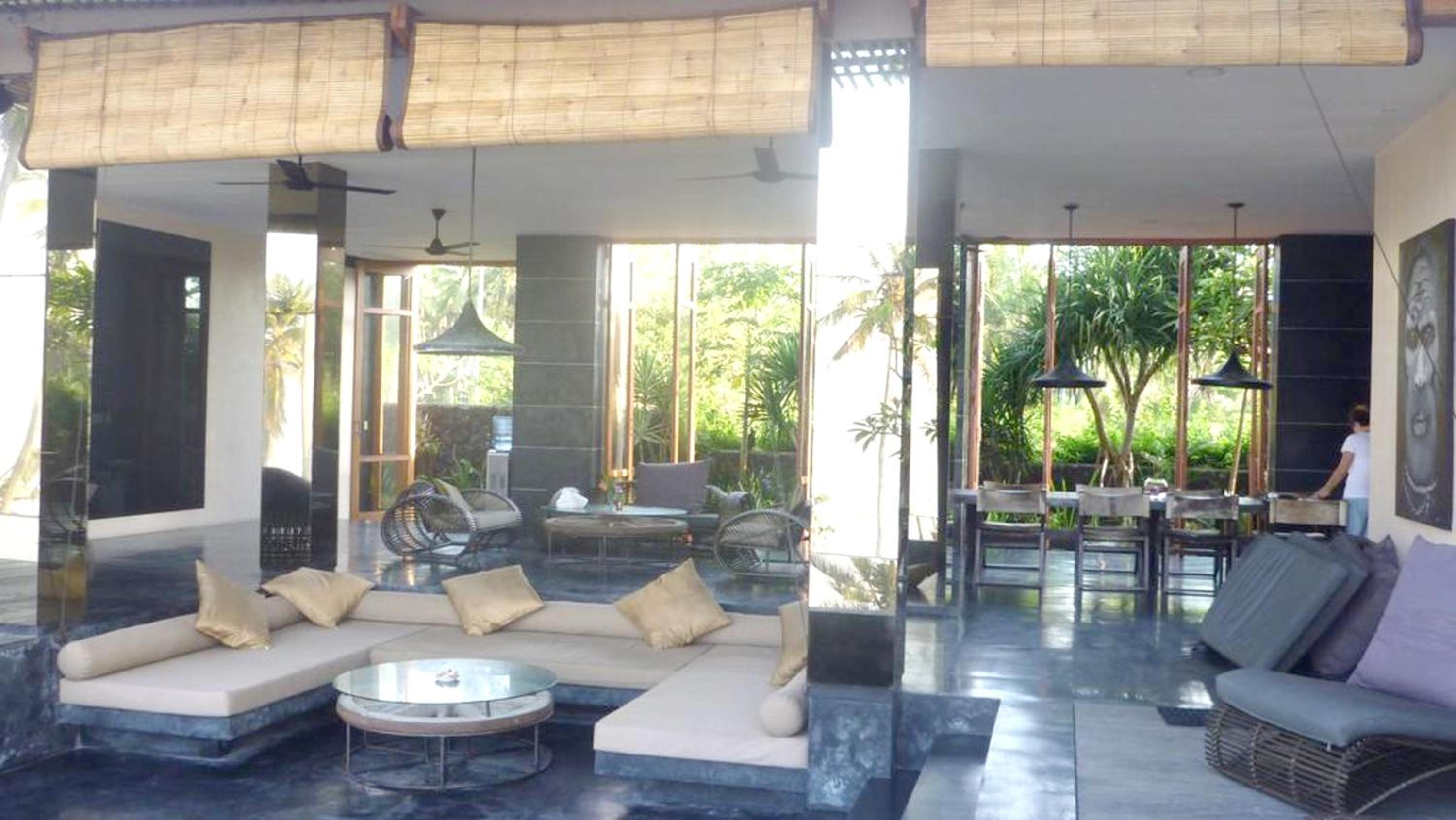 Spacious villa in Kabupaten Tabanan with sea view