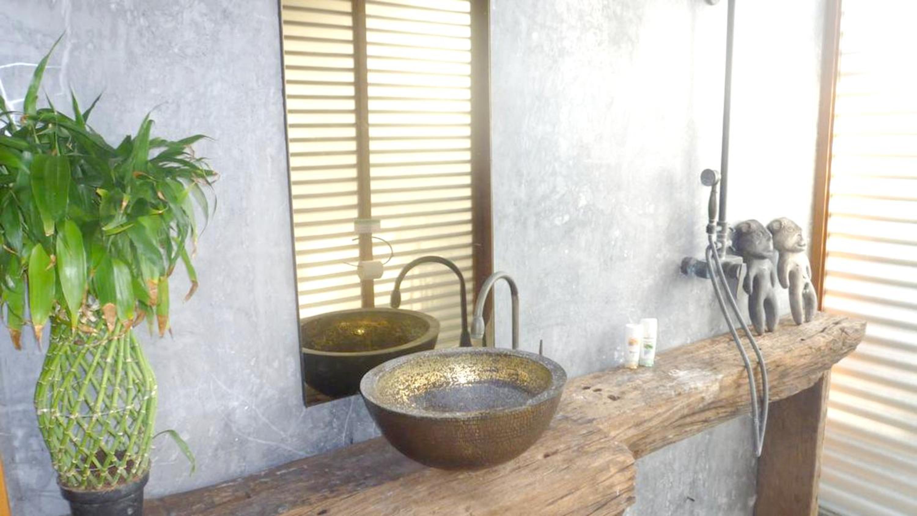 Spacious villa in Kabupaten Tabanan with sea view