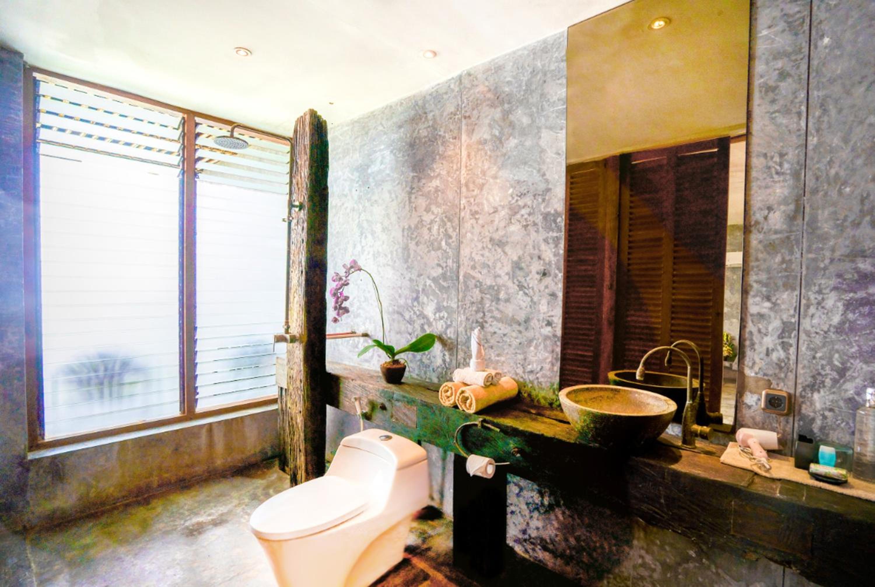 Spacious villa in Kabupaten Tabanan with sea view