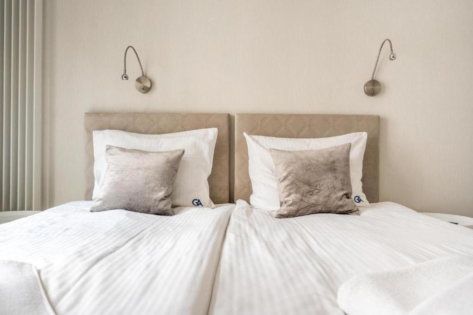 Urban Chic - Luxury Stay at Mennica Residence Warsaw