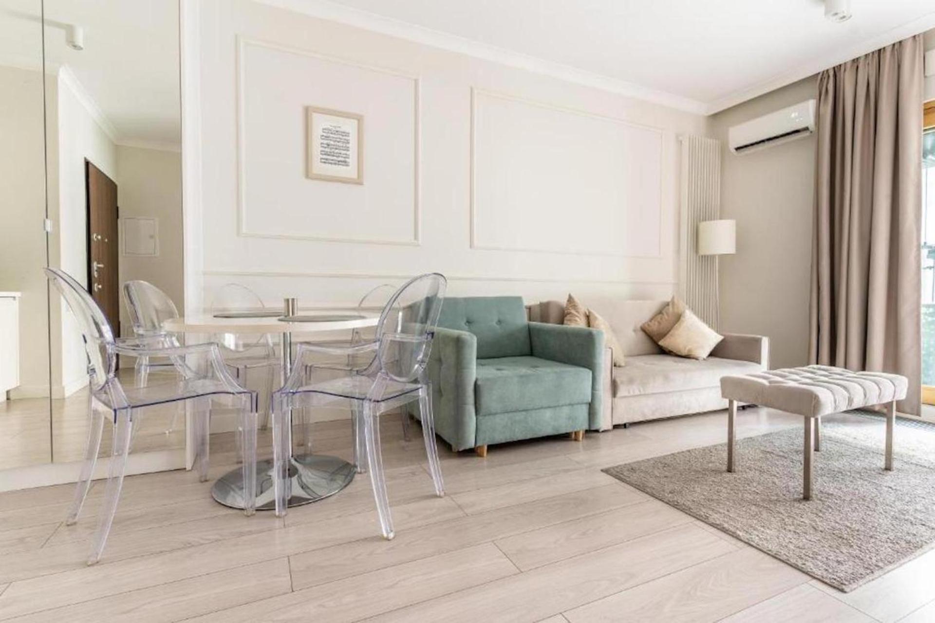 Urban Chic - Luxury Stay at Mennica Residence Warsaw