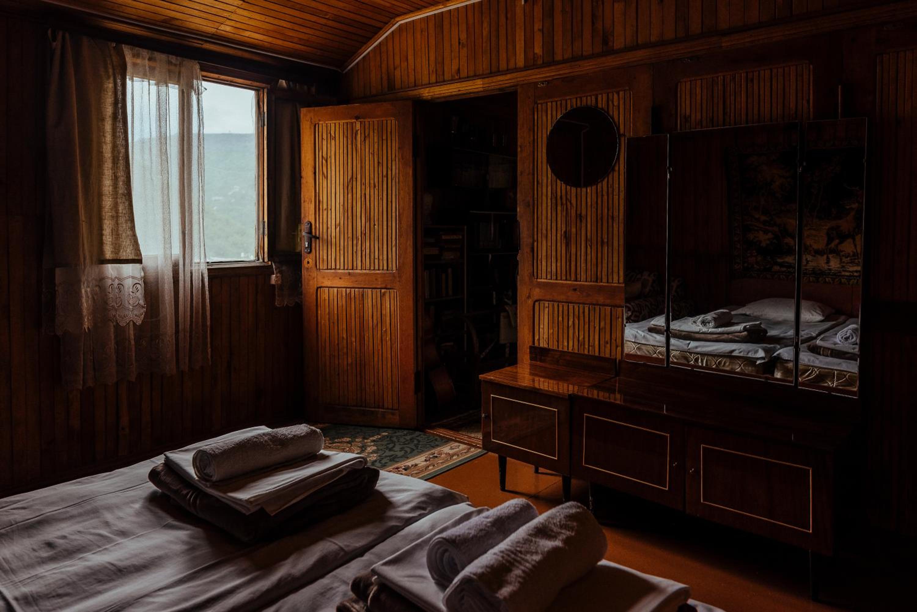 IRIS B&B in DEBED CANYON