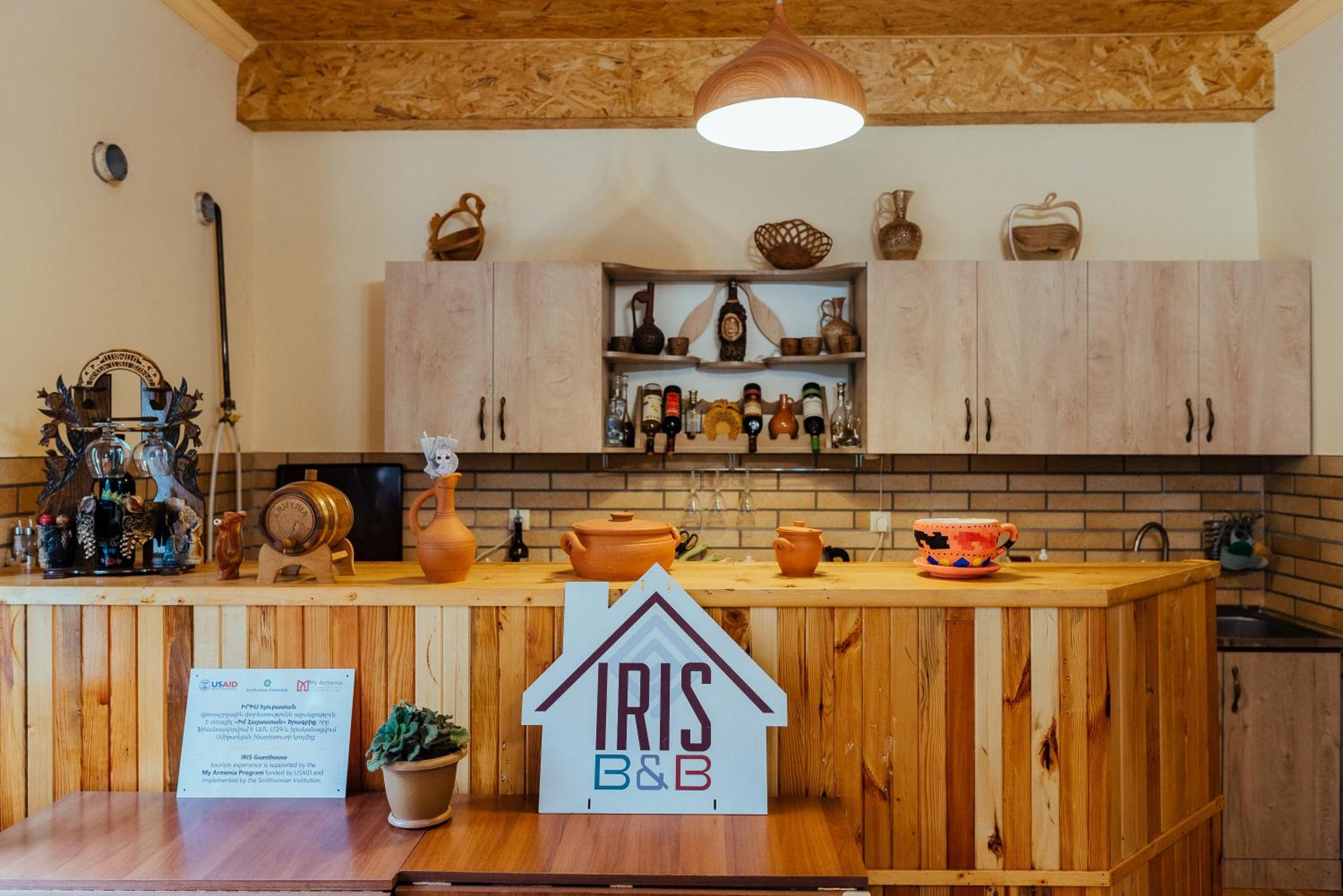 IRIS B&B in DEBED CANYON