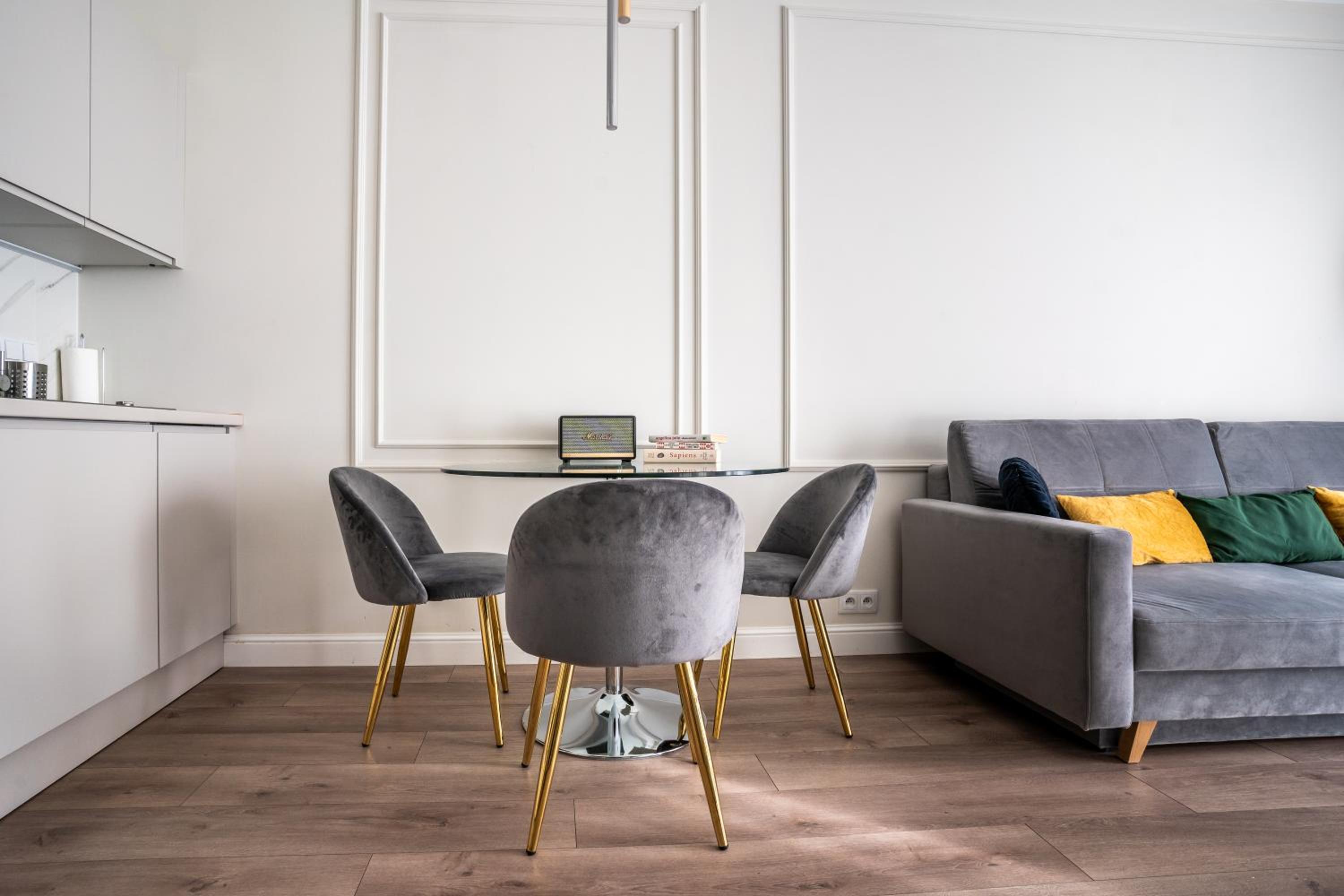 Urban Chic - Luxury Stay at Mennica Residence Warsaw