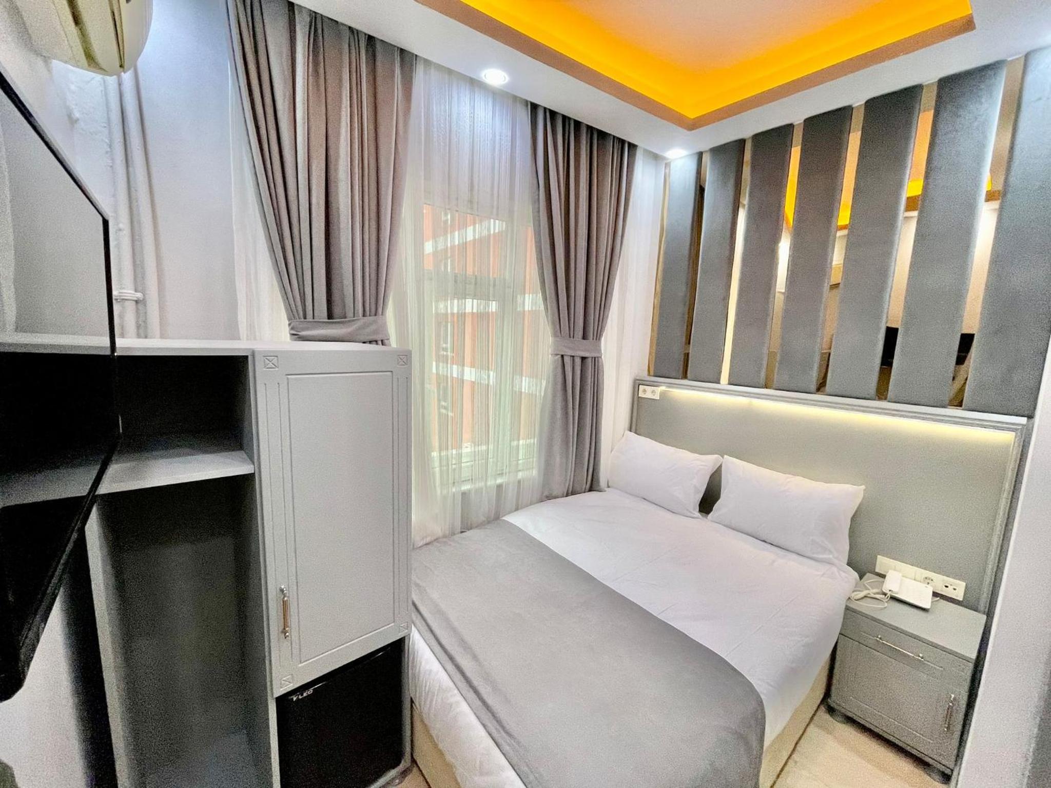 Crowned Plus Otel - Image 13