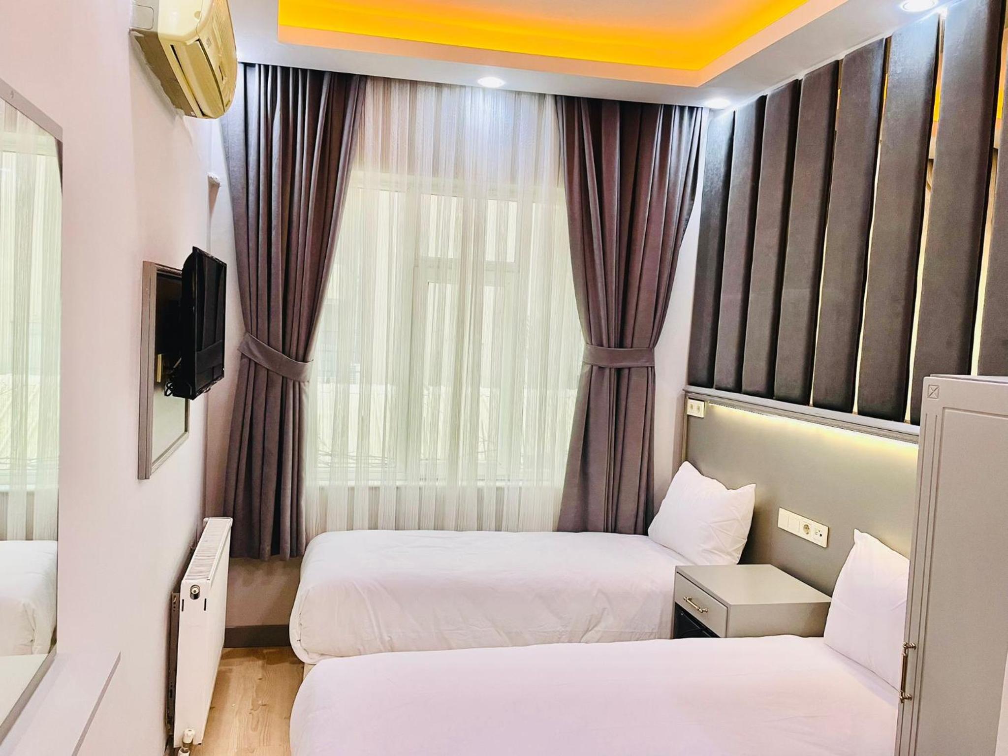 Crowned Plus Otel - Image 25