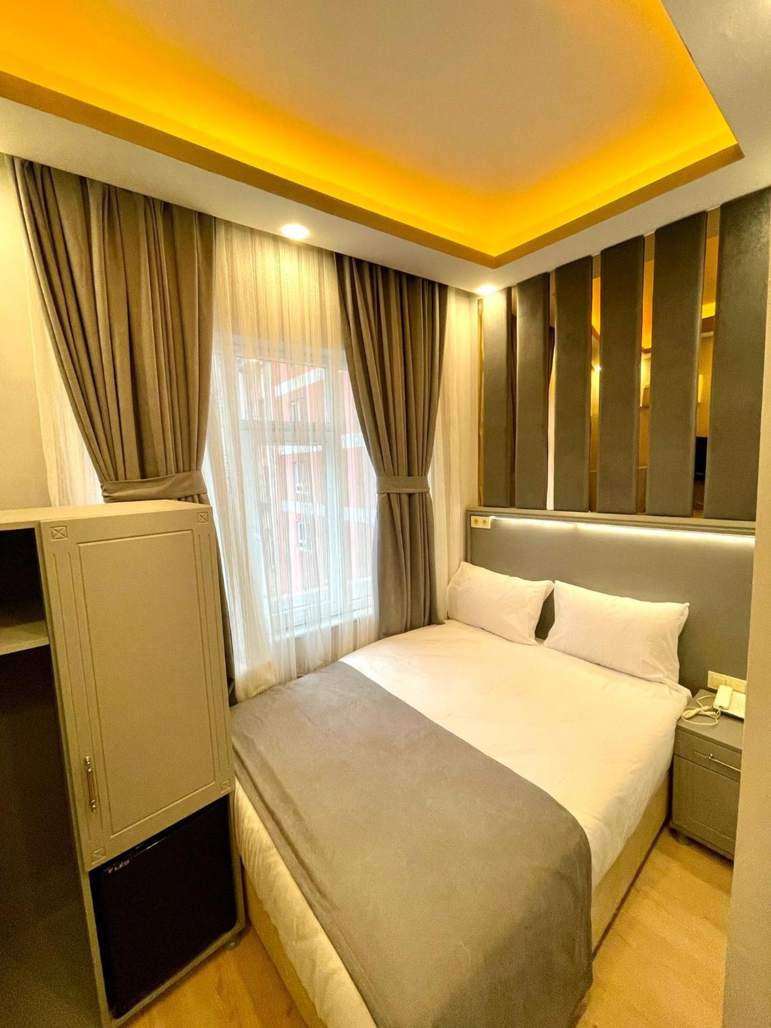 Crowned Plus Otel - Image 14