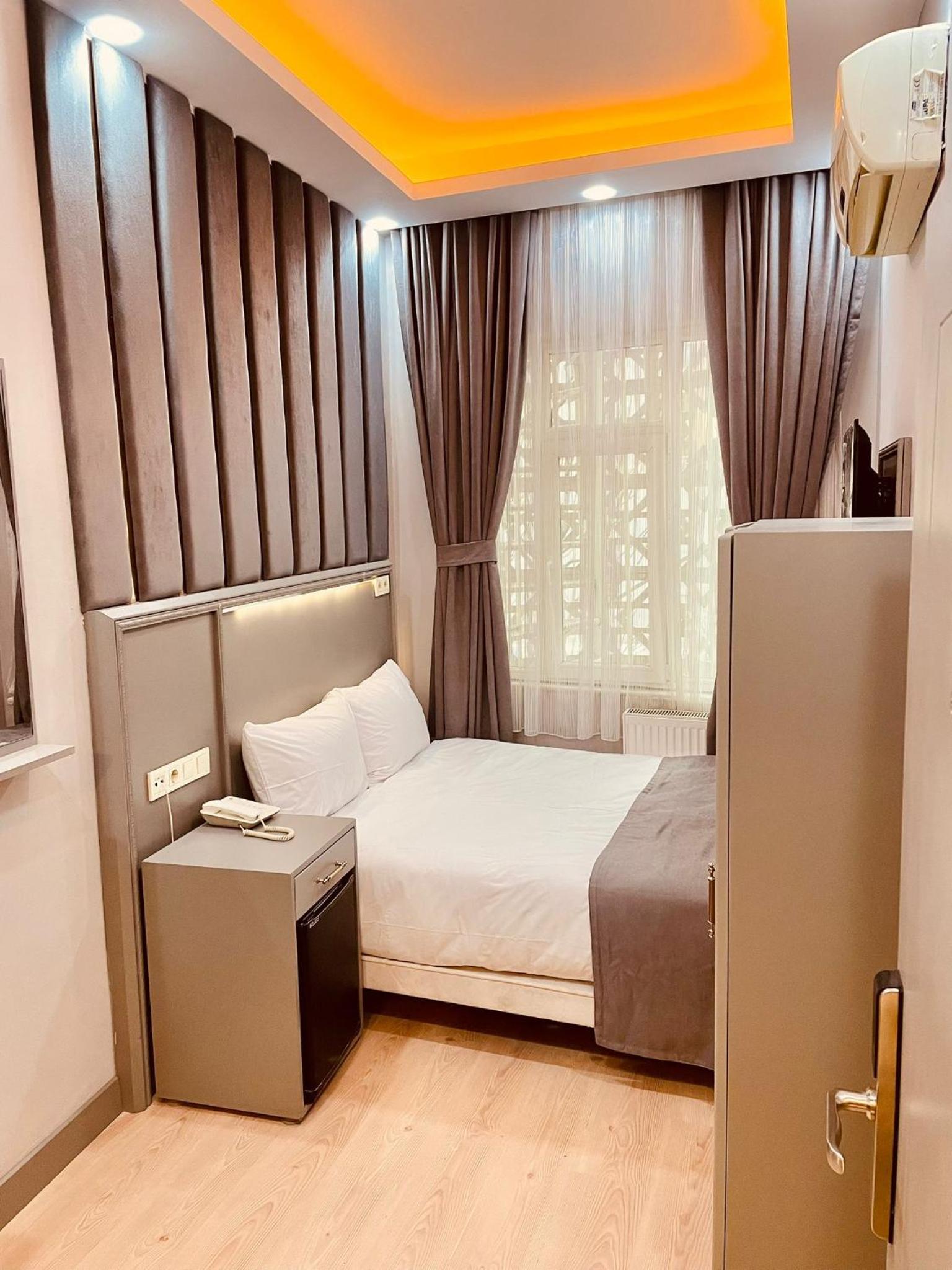 Crowned Plus Otel - Image 19