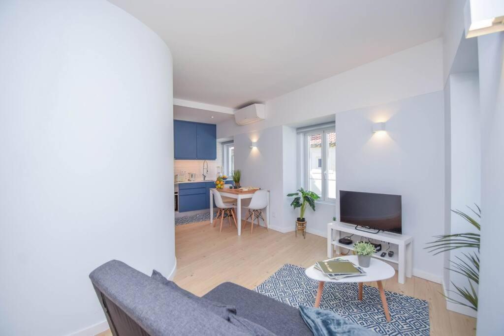 Charming Seaside Apartment - 1 min from the beach