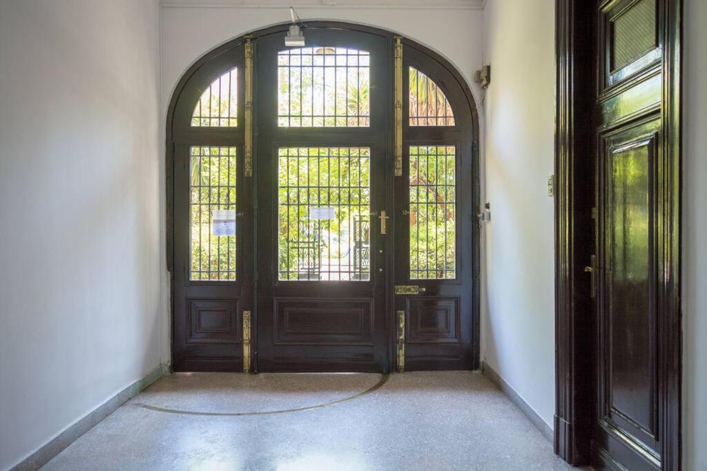 1930's neoclassical apt in the heart of Athens