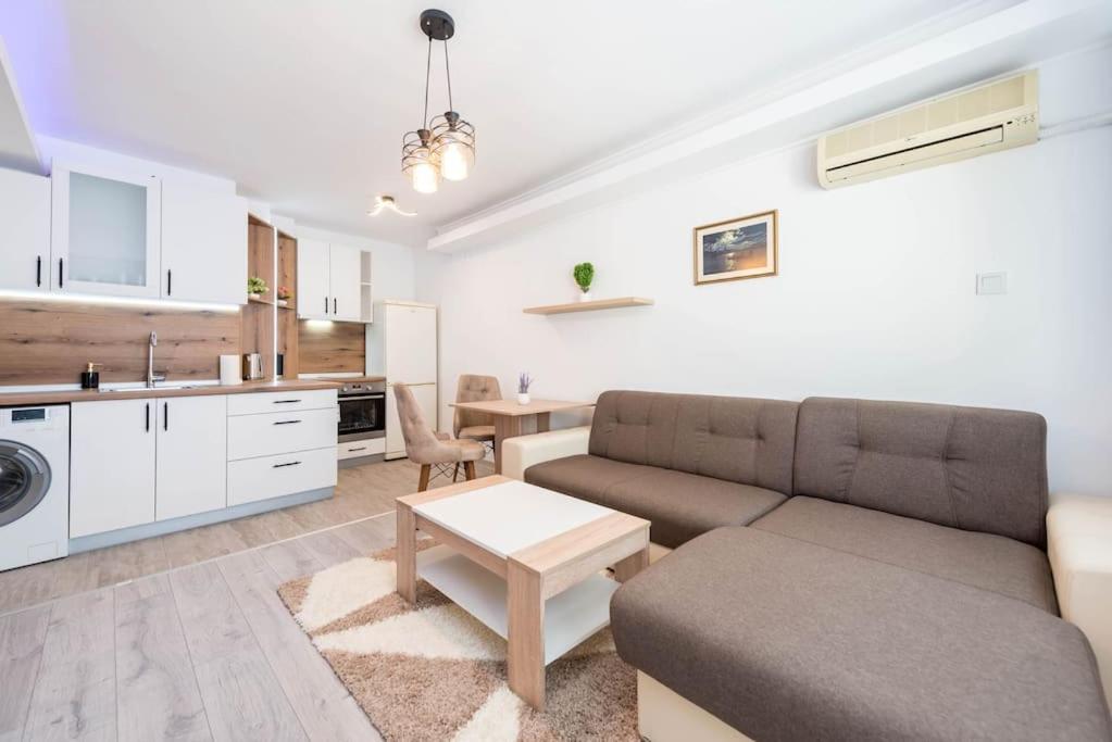 Homey apartment near Grand Mall