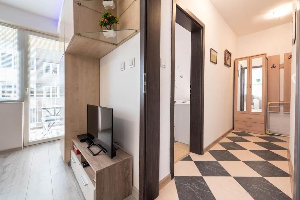 Homey apartment near Grand Mall