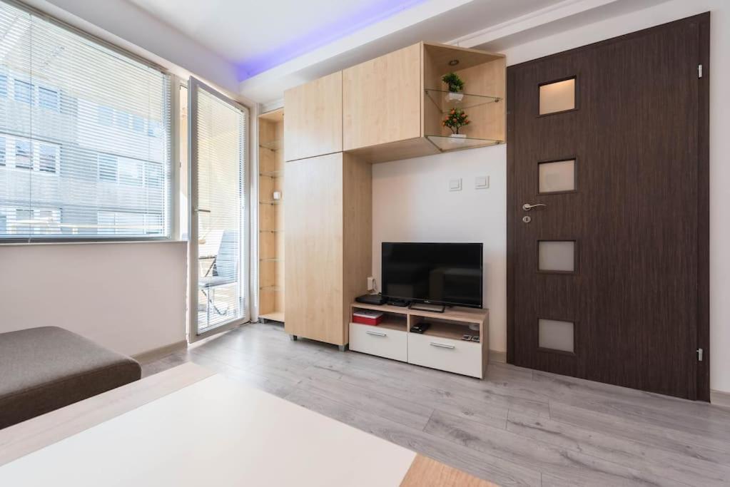 Homey apartment near Grand Mall