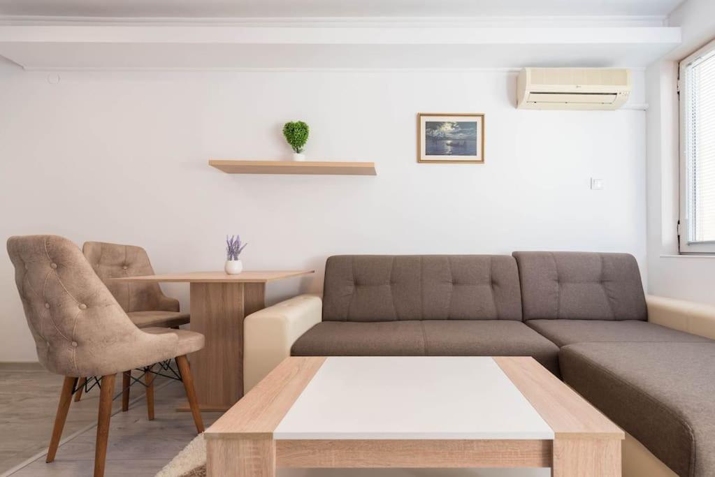 Homey apartment near Grand Mall