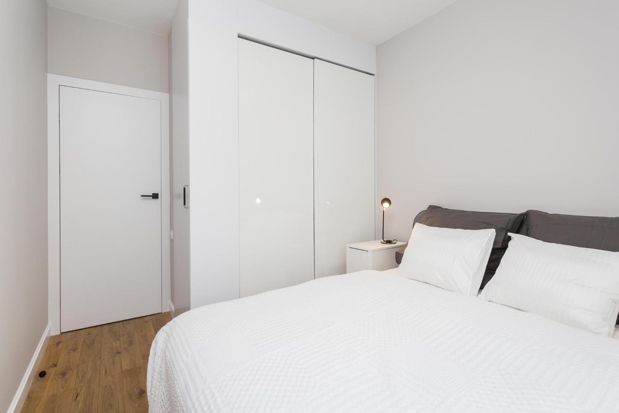 Urban Chic - Luxury Stay at Mennica Residence Warsaw